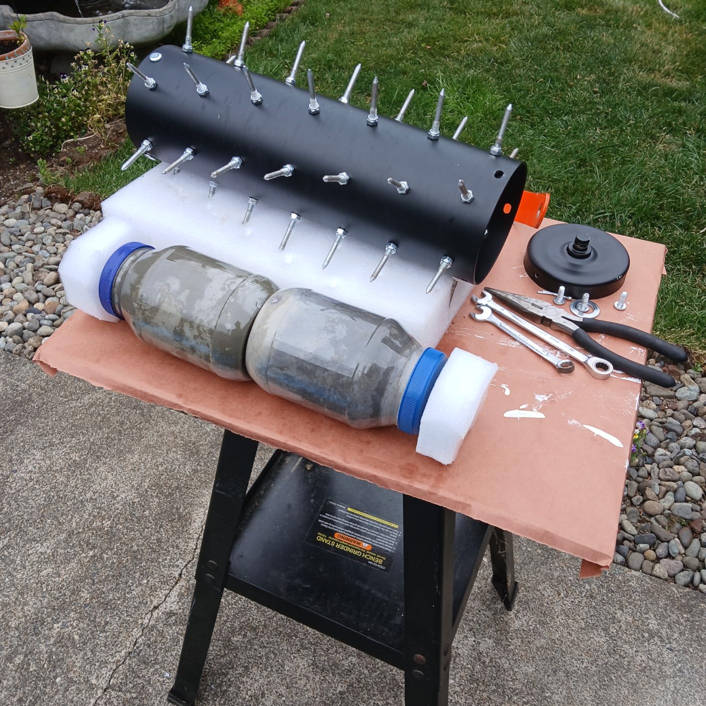 Walensee Rolling Lawn Aerator, Heavy Duty Manual Aerator with 42 Spikes customer photo 1