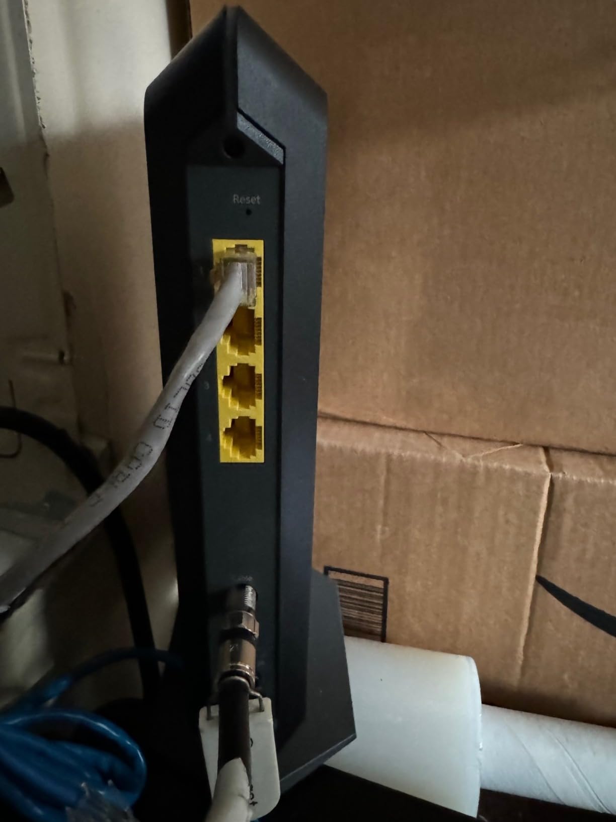 NETGEAR Nighthawk DOCSIS 3.1 Mid/high-Split Cable Modem (CM2500-1AZNAS) – Approved for Today’s Faster Speeds - Works with All Cable Providers Incl. Xfinity, Spectrum, Cox - Plans up to 2Gbps customer photo 1