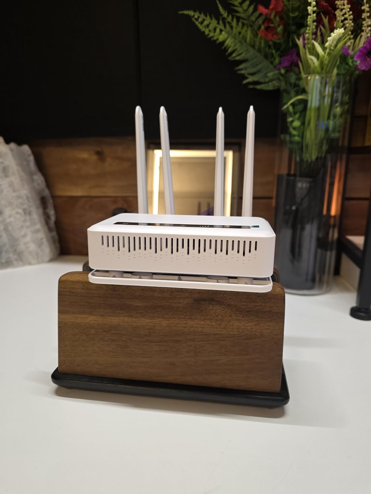 GL.iNet GL-X2000 Spitz Plus 4G LTE CAT 12 Wi-Fi 6 Dual-SIM Router, NA Only customer photo 1