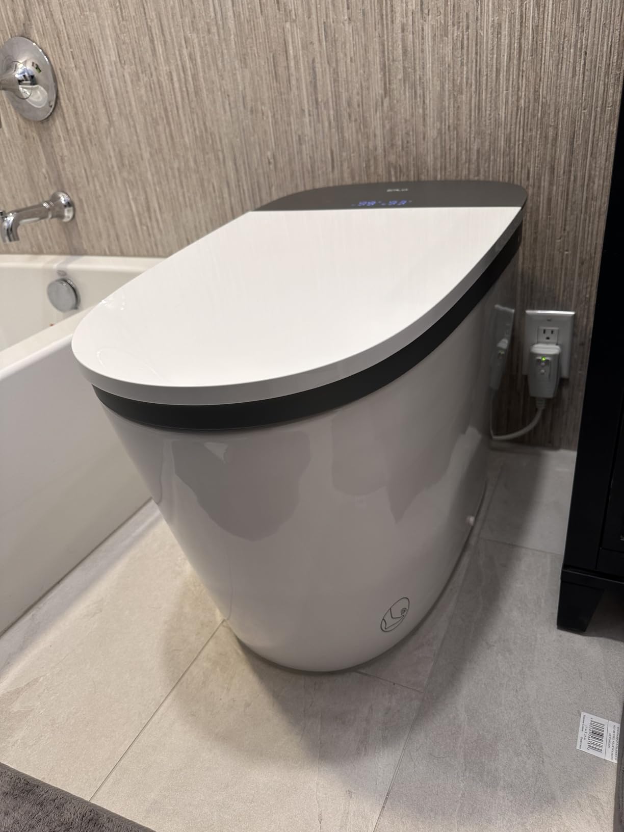 EPLO Smart Toilet Bidet, 1000G MaP Flush, Foam Shield, ADA Chair Height U8MAX | Moving Dryer, Auto Open Close, Built-in Tank, Auto Flush, Heated Seat, Modern One Piece Elongated Toilet for Bathrooms customer photo 1
