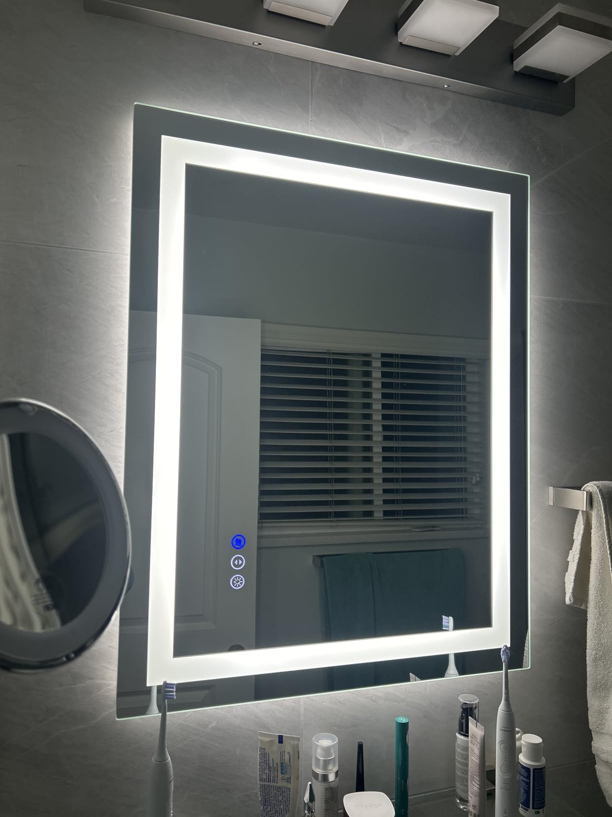 24x32 LED Bathroom Mirror, Dual Lit Anti-Fog Wall Vanity Mirror customer photo 2