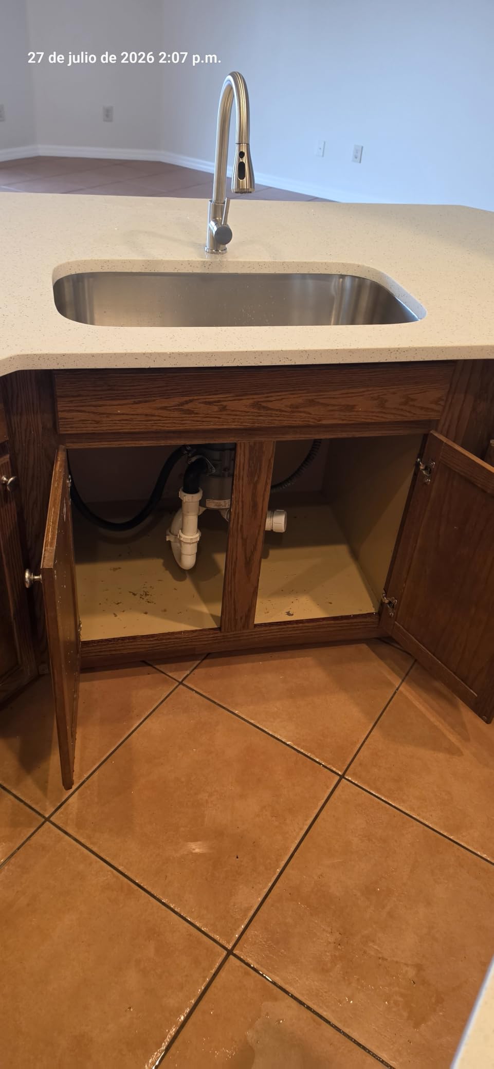 VAPSINT Kitchen Faucet with Pull Down Sprayer, Kitchen Sink Faucet customer photo 2