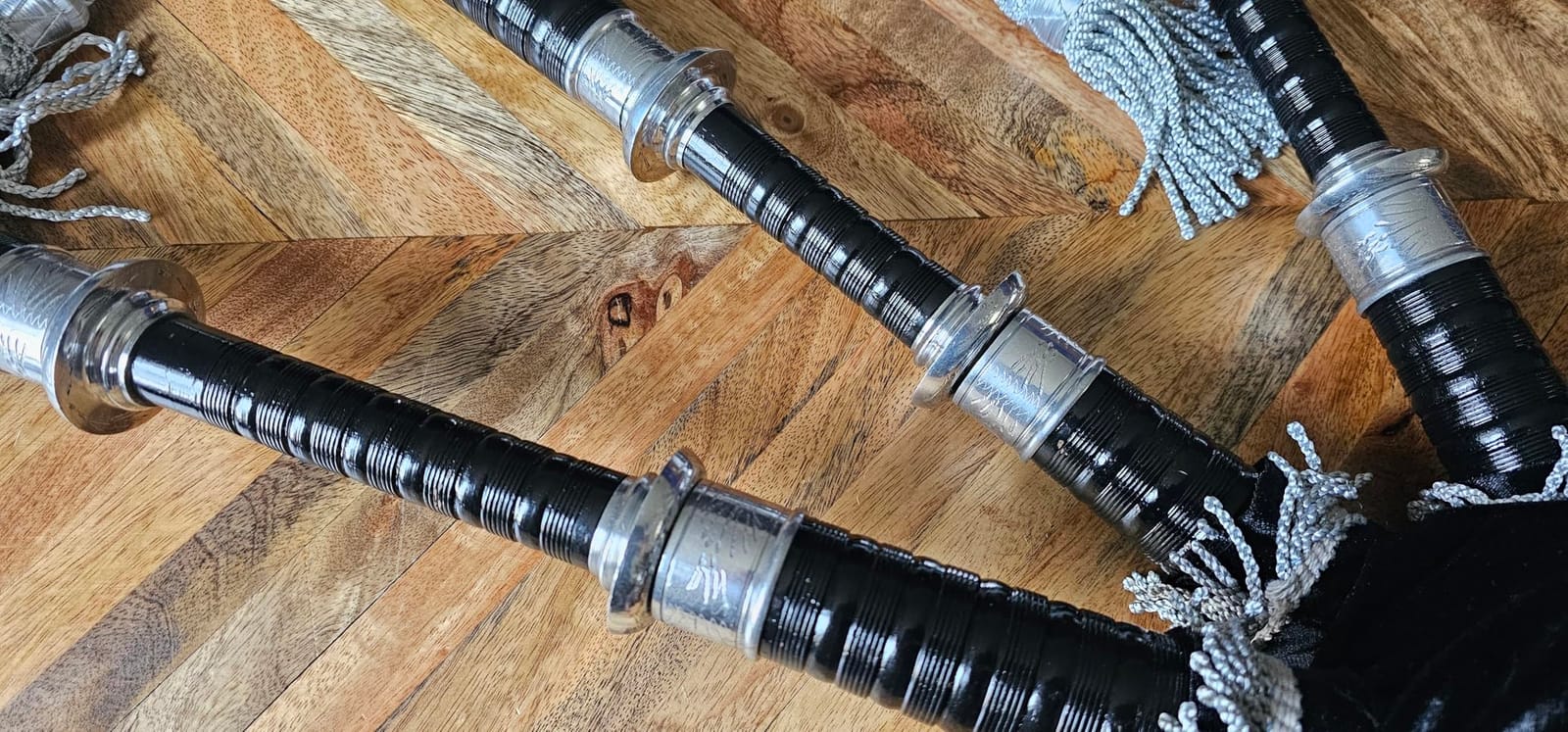 Traditional Scottish Bagpipes - Full Set with Accessories and Hard Case customer photo 2