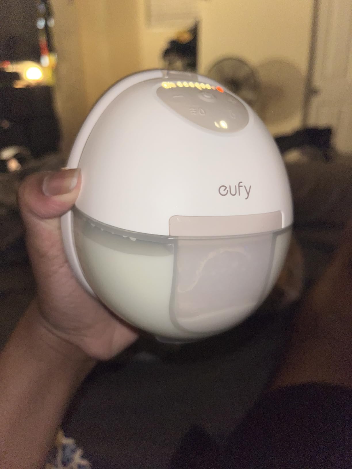 eufy Heated Wearable Breast Pump E20, Hands-Free, App Control customer photo 1