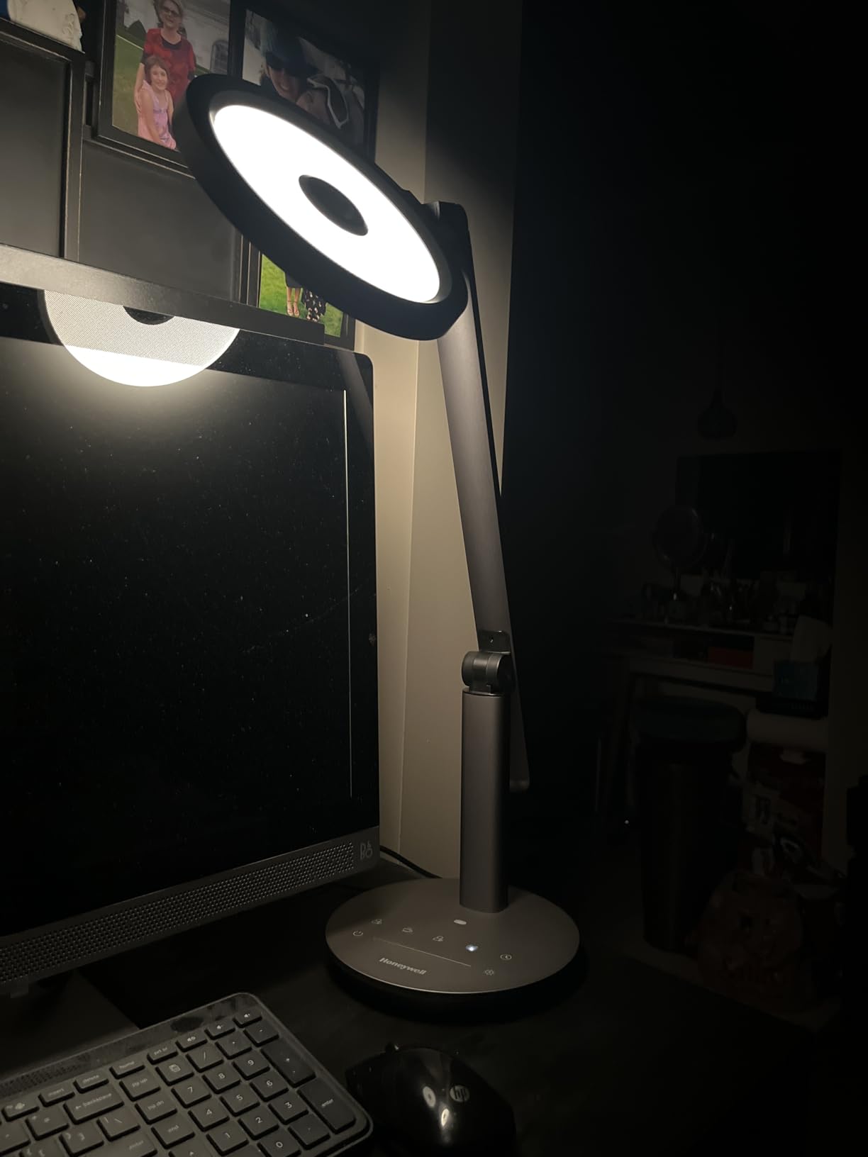 Honeywell H6 Desk Lamp for Home Office, Dimmable Reading Table Light, Black customer photo 2