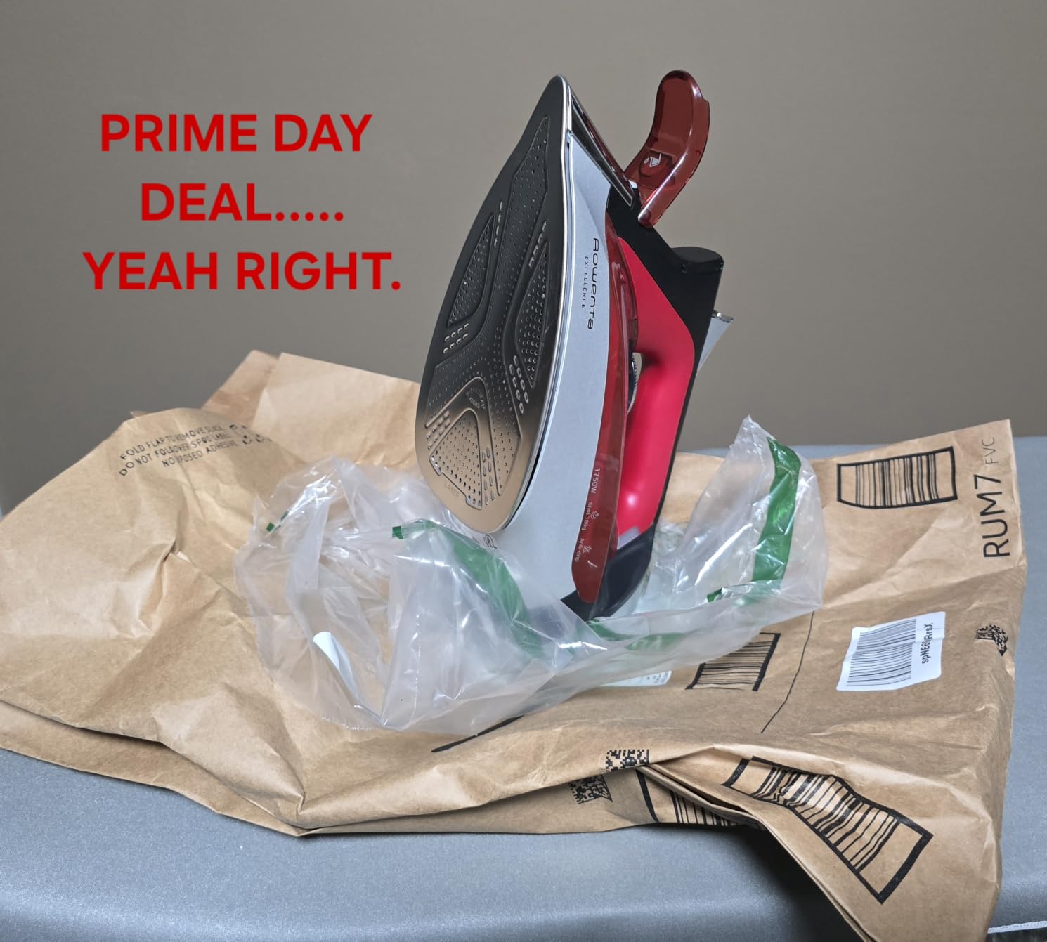 Rowenta Iron, Focus Excellence Stainless Steel Soleplate Steam Iron for Clothes, Retractable Cord, 400+ Microsteam Holes, Powerful steam, LED Display, 1750 W Ironing Clothes, Cordreel, Red DW5433 customer photo 1