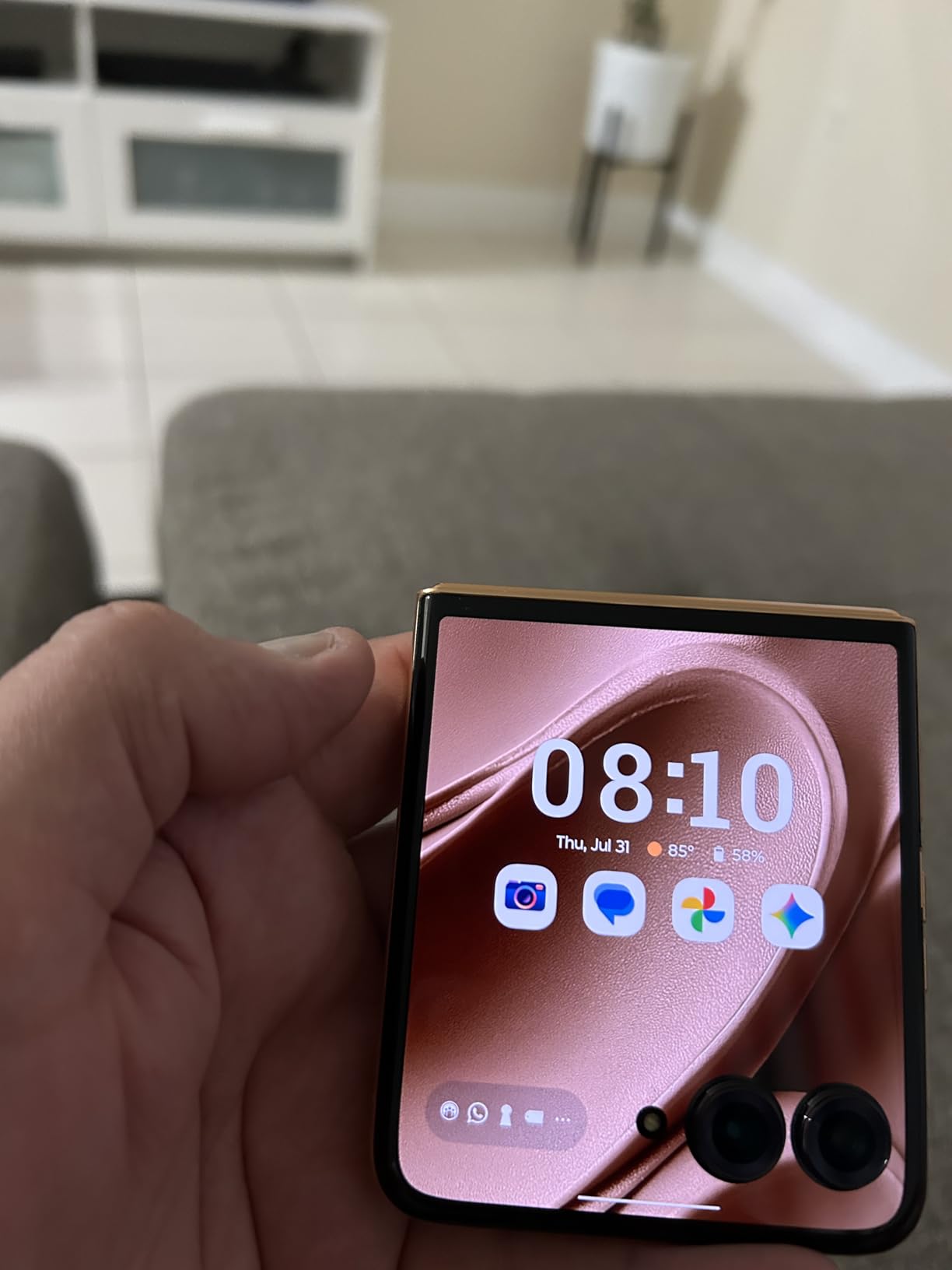 Motorola Razr+ 2025 | Unlocked | Made for US 12/256GB | 50MP Camera | Pantone Mocha Mousse customer photo 2