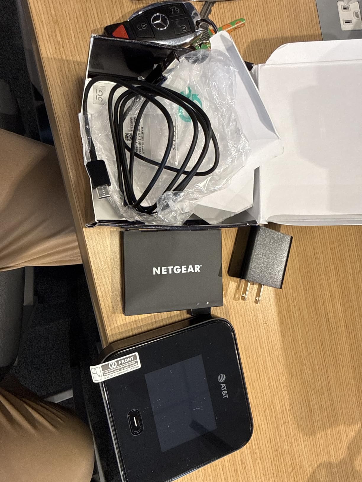 NETGEAR Nighthawk M7 Pro Mobile Hotspot 5G mmWave, WiFi 7, Unlocked, AT&T & Verizon, International, Portable Device for Travel (Renewed) customer photo 1