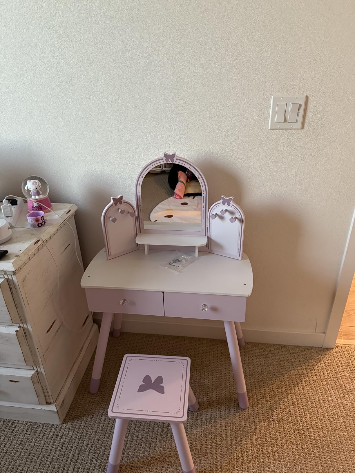 ROBUD Kids Vanity Table Set with Mirror, Drawer, Chair & Accessories customer photo 1