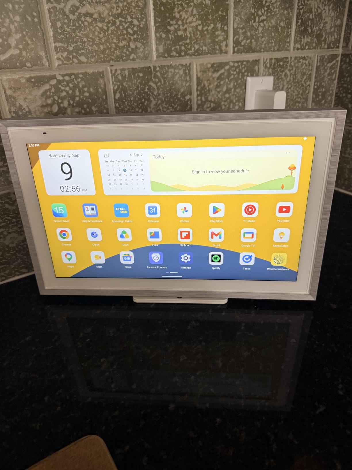 Apolosign 15.6-inch Digital Calendar, No-Subscription, Smart Wall Planner with Calendar Sync, Chore Chart, Meal, Apps & Dashboard, Electronic Display for Schedules, Dual Mode, with Stand (Teak) customer photo 1