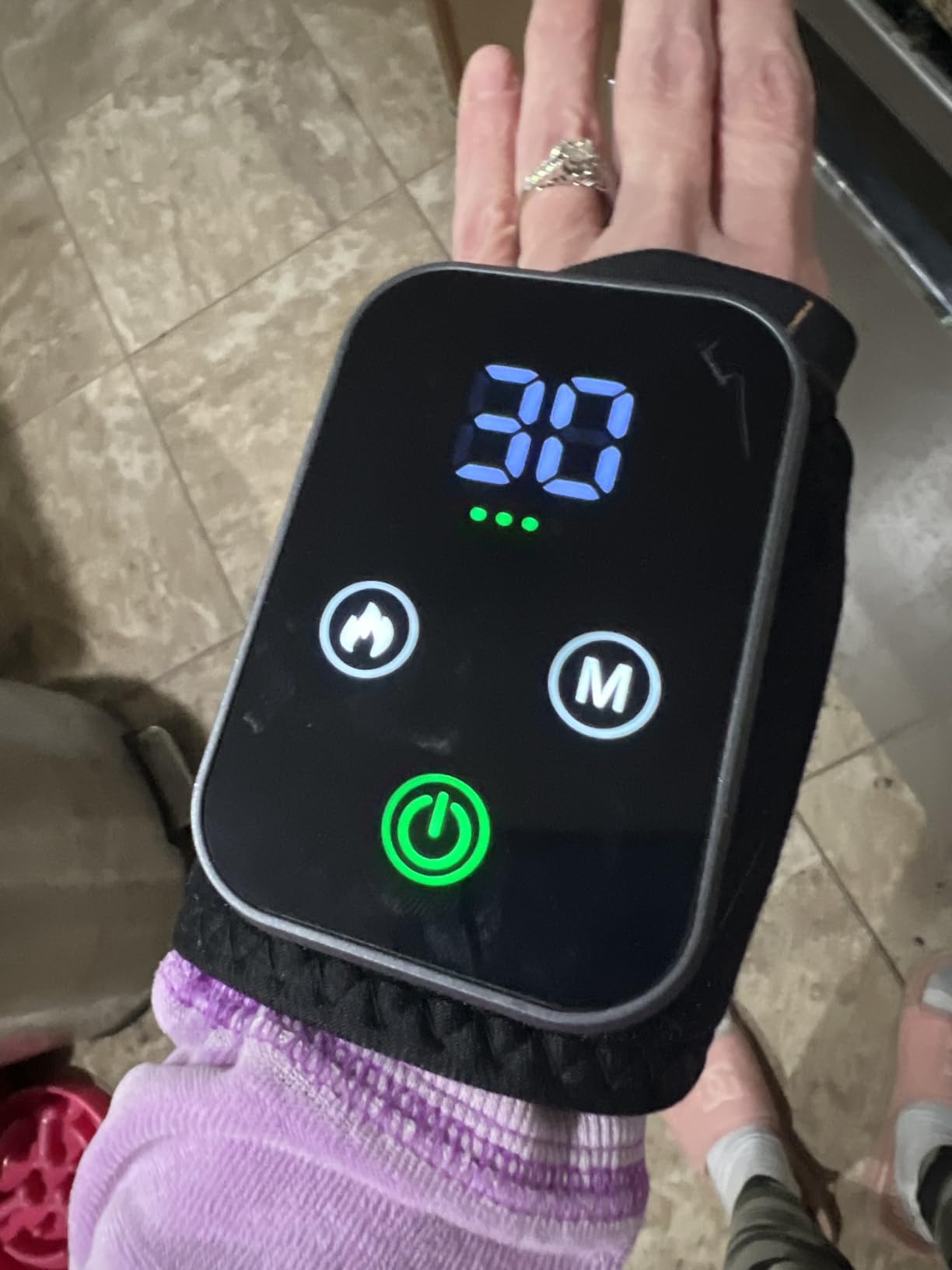 Cordless Wrist Heating Pad for Pain Relief - 5 Heat Levels & Vibration, 3000mAh Rechargeable Battery, 30min Auto-Off, Adjustable Wrap for Arthritis, Carpal Tunnel, Tendonitis - Left/Right Hand customer photo 1