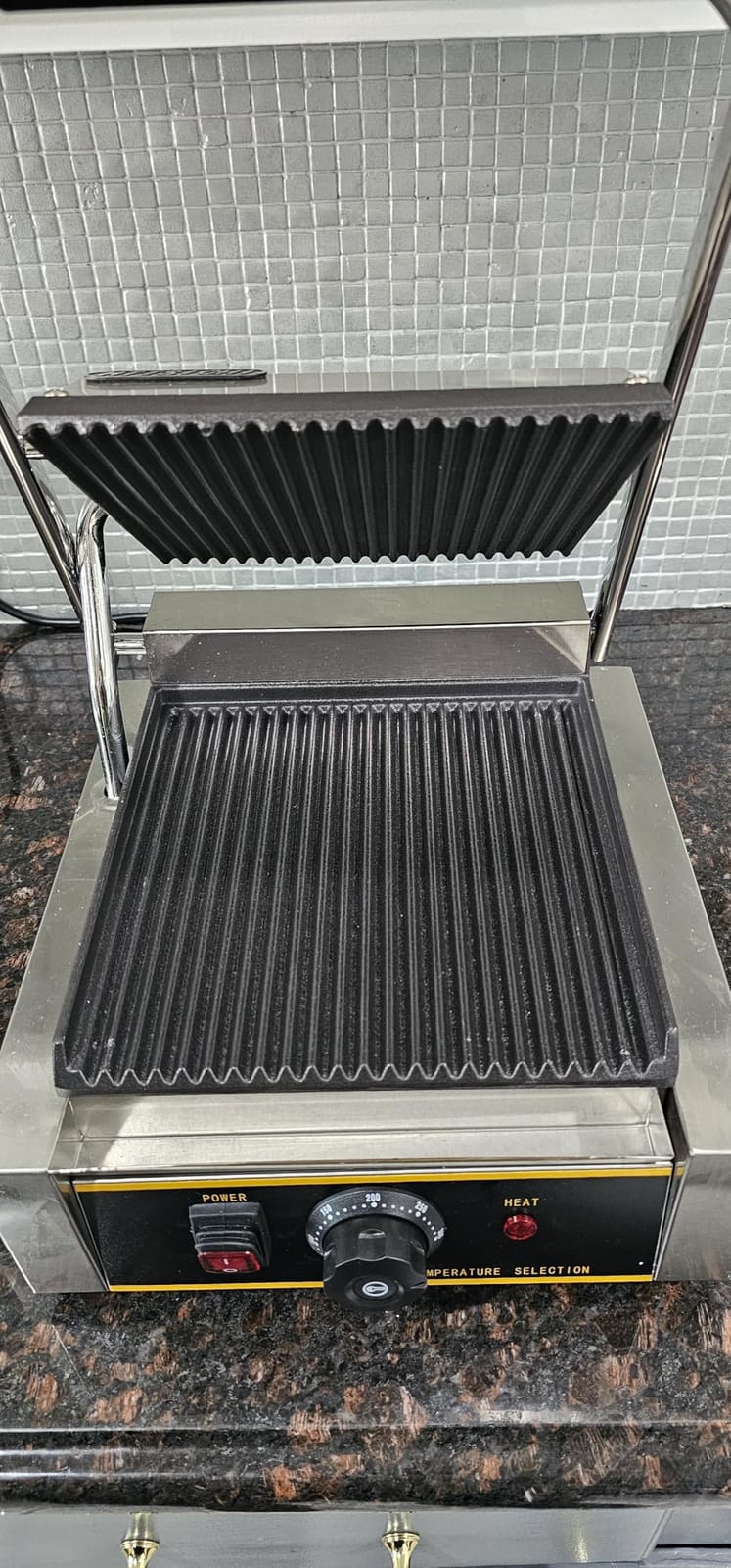 Commercial Panini Press - 2200W Commercial Panini Press Grill w/ 14