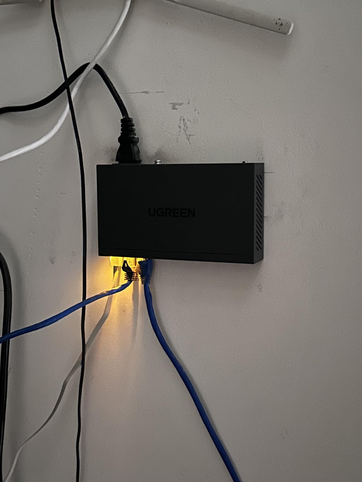 UGREEN Ethernet Switch, 10-Port PoE Switch, 8 PoE+@60W + 2 Gigabit Uplink customer photo 2