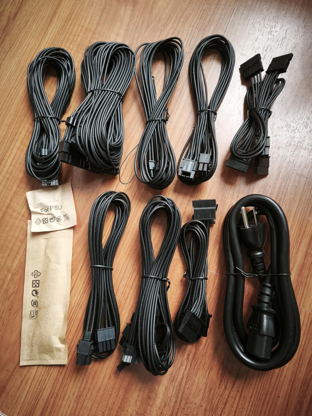 CORSAIR RM750e ATX 3.1 PCIe 5.1 Ready 750W Power Supply – Black customer photo 2