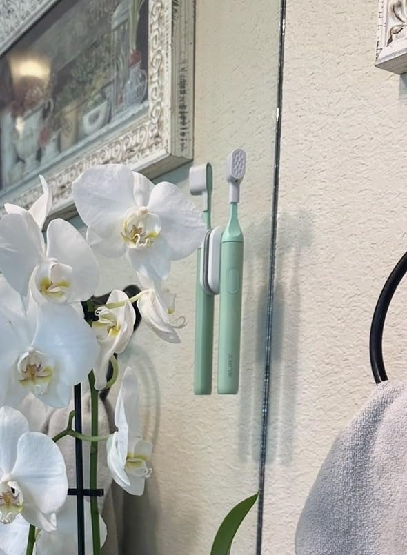 SURI Pro Sonic Electric Toothbrush | Over 4+ Weeks Battery | Pressure Sensor | Aluminium Body | 2-Minute Timer | Plant-Based Head | Green customer photo 2