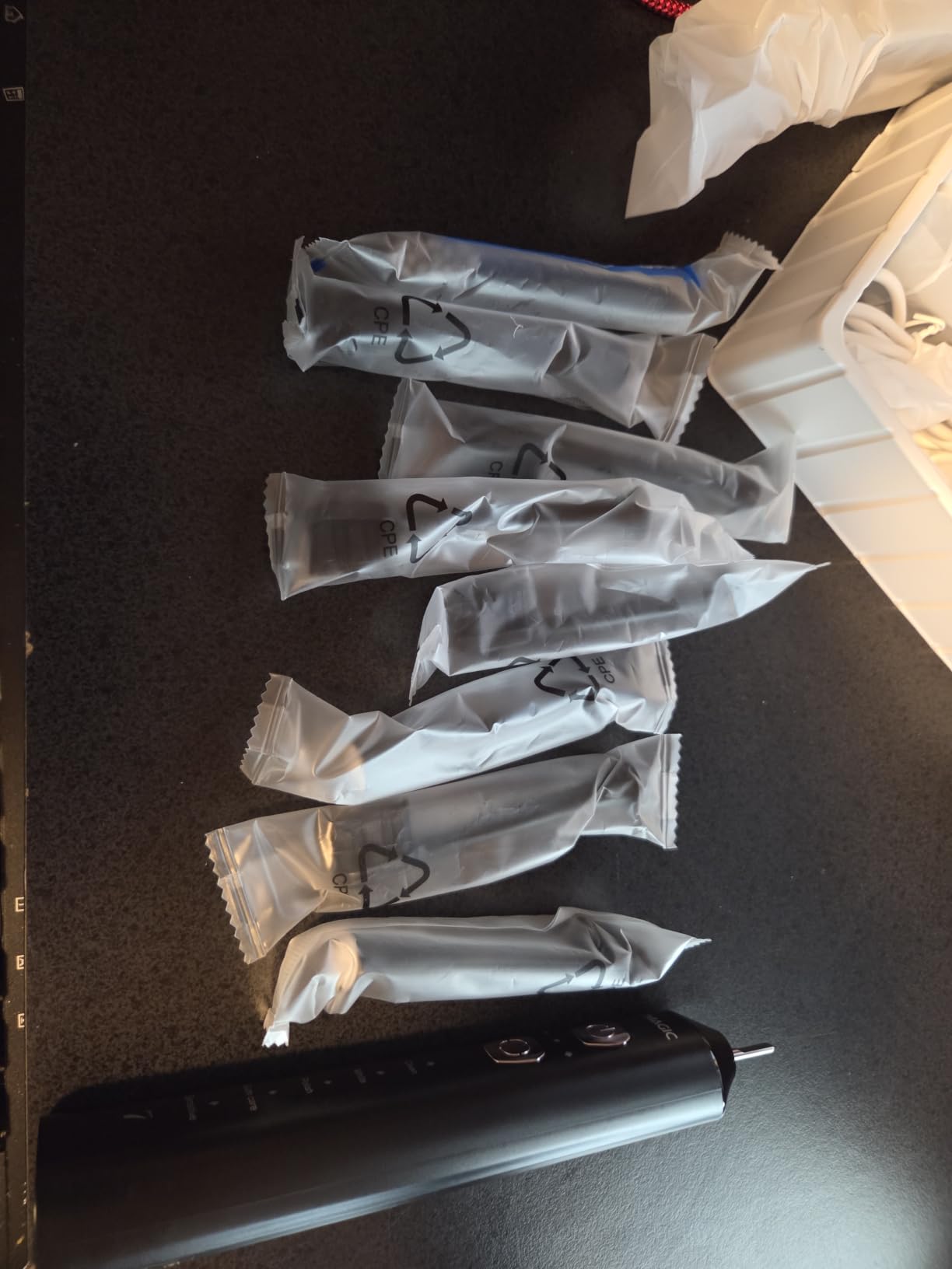 7MAGIC Sonic Electric Toothbrush, 180-Day Runtime, 42000 VPM, 8 Heads, Pink customer photo 2