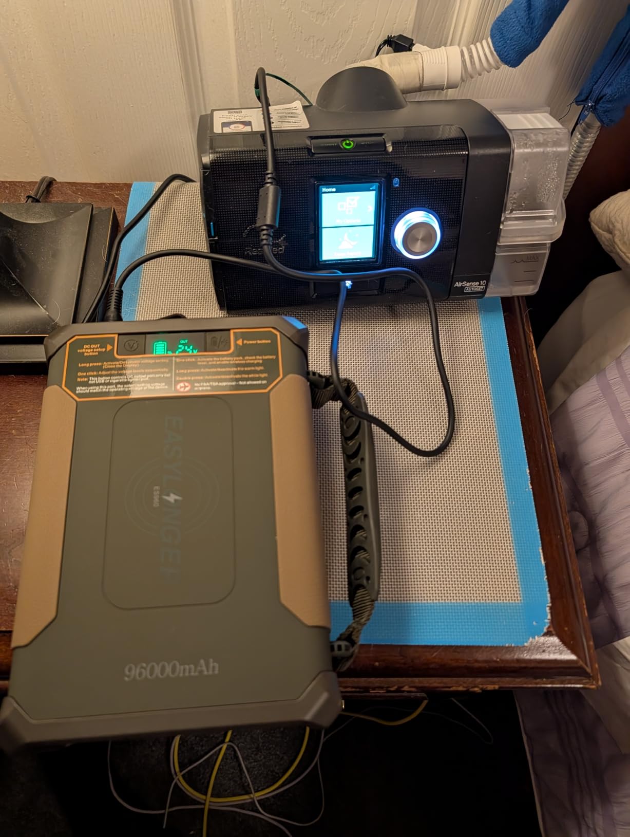 EASYLONGER CPAP Battery Backup ES960, 297.6Wh LiFePO4 Battery Pack | 3-Night CPAP Power, Cables Included, for S9, AirSense 11/10, AirMini, DreamStation /2, Camping, RV & Emergency Blackout Use customer photo 2