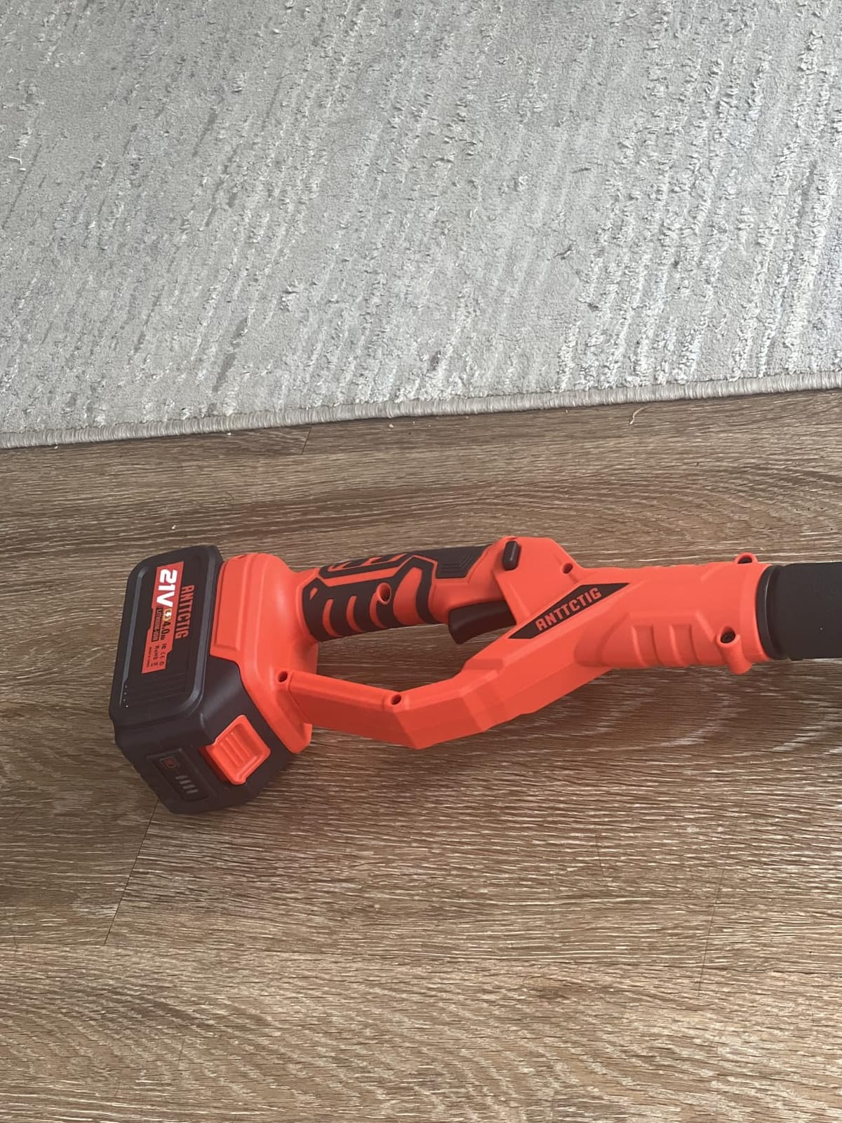 2-in-1 Cordless Pole Saw, 8 Inch Mini Chainsaw, 6.6-Ft Electric Pole Saws customer photo 1
