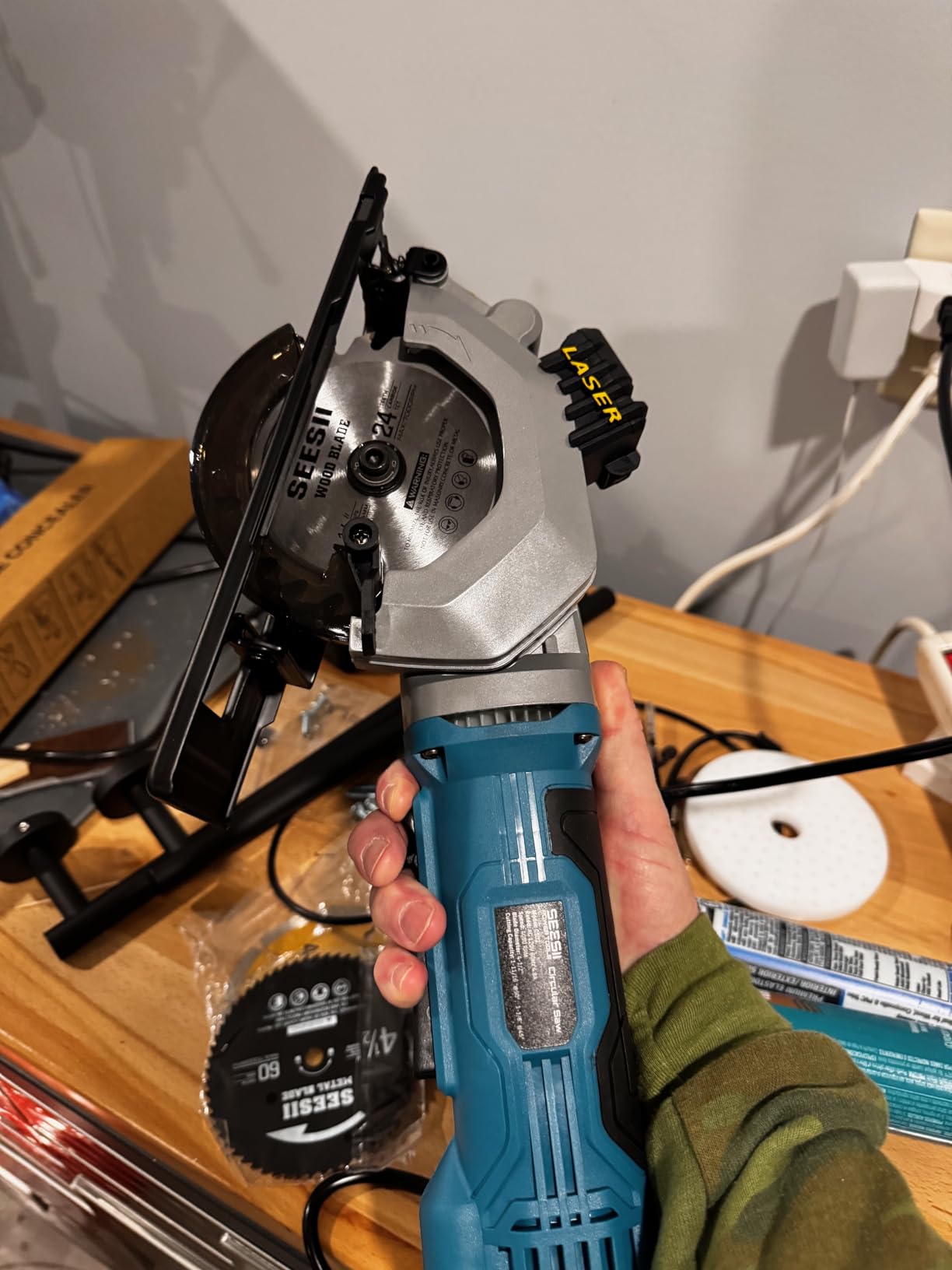SEESII Mini Circular Saw, 4.8A 4000RPM Corded Compact 4-1/2