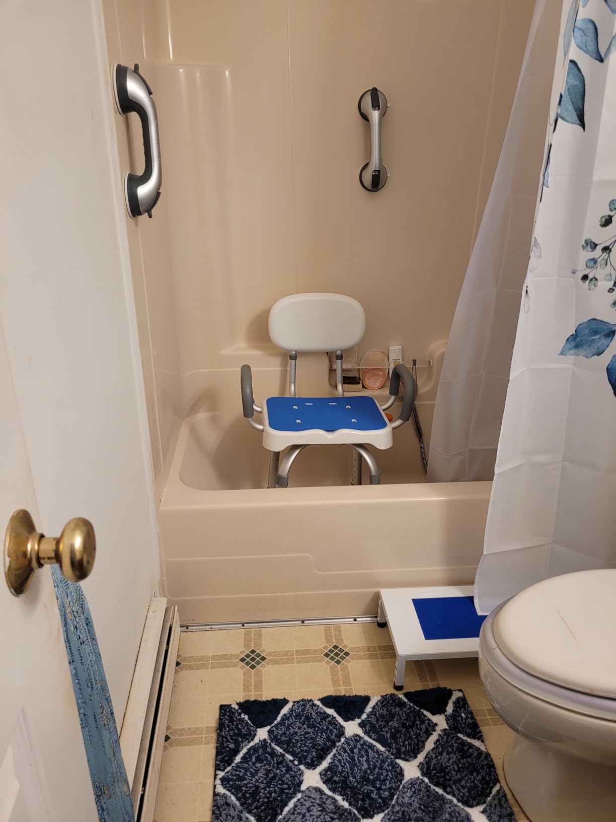 KingPavonini 360° Swivel Shower Chair for Inside Shower, 550 LB Heavy Duty customer photo 1