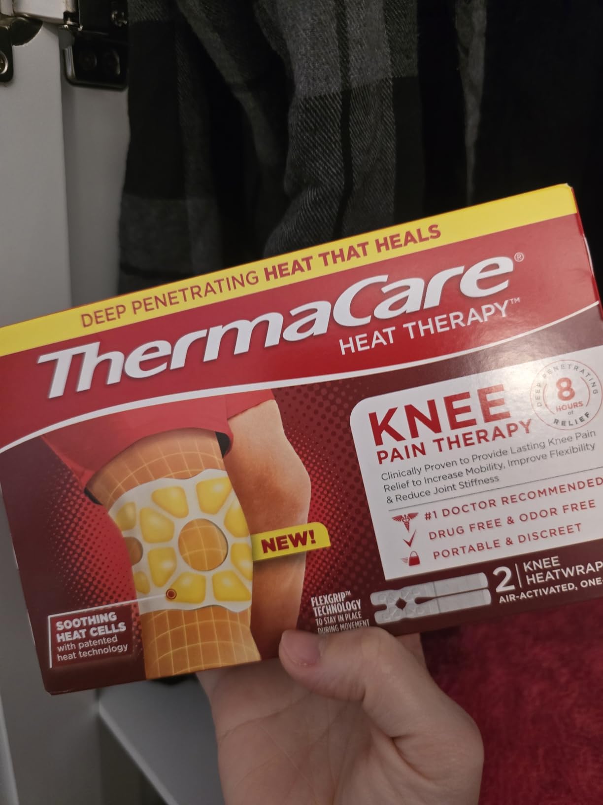 ThermaCare Knee Heat Wraps for Pain Relief, Heating Pads, 6 Count customer photo 2