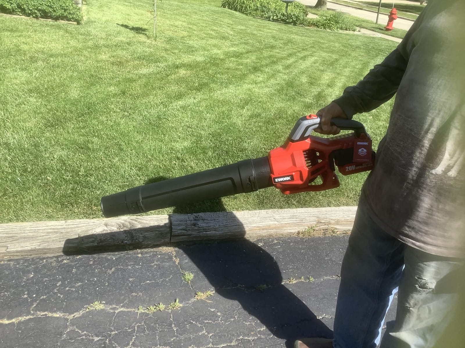 EWORK 700 CFM Cordless Electric Leaf Blower with Battery and Fast Charger customer photo 1