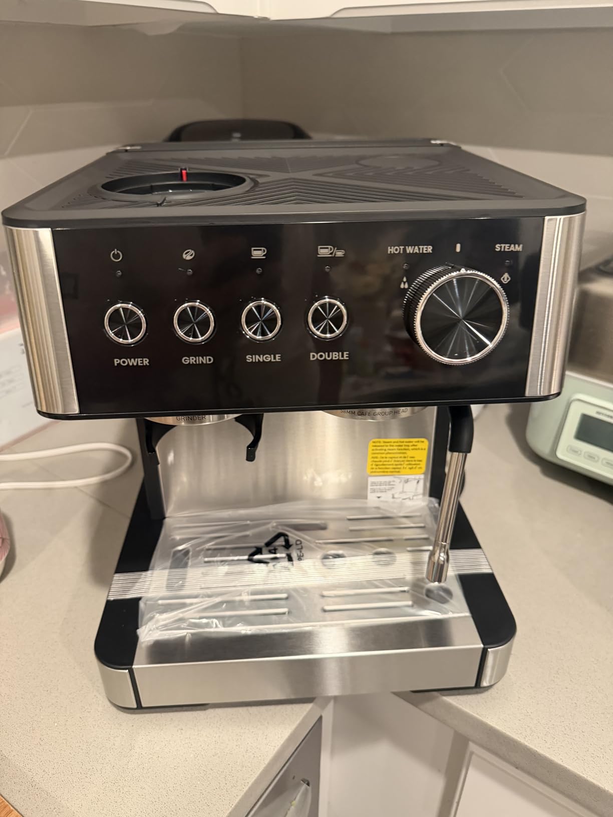 (2026 Upgrade) 15 Bar Espresso Machine with Built-in Anti-Clog Coffee Grinder, Expresso Coffee Machines with Milk Steam Wand/Frother/Tamping Tools,Espresso Maker with Grinder for Lattes-Almond customer photo 1