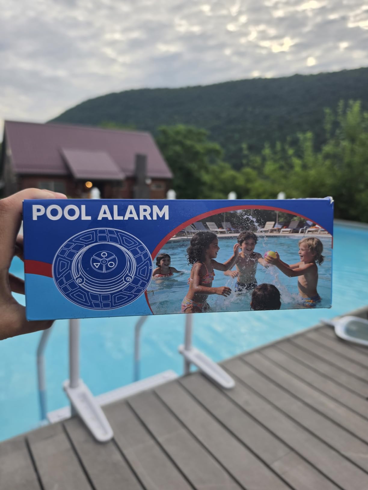 Pool Alarm, Floating Safety Alarm for Inground & Above Ground Pools, 110dB Siren IP68 Waterproof, Smart Wave-Sensing Prevents False Alerts, 262ft Wireless Range, Kids & Pets Safety (Blue) customer photo 1