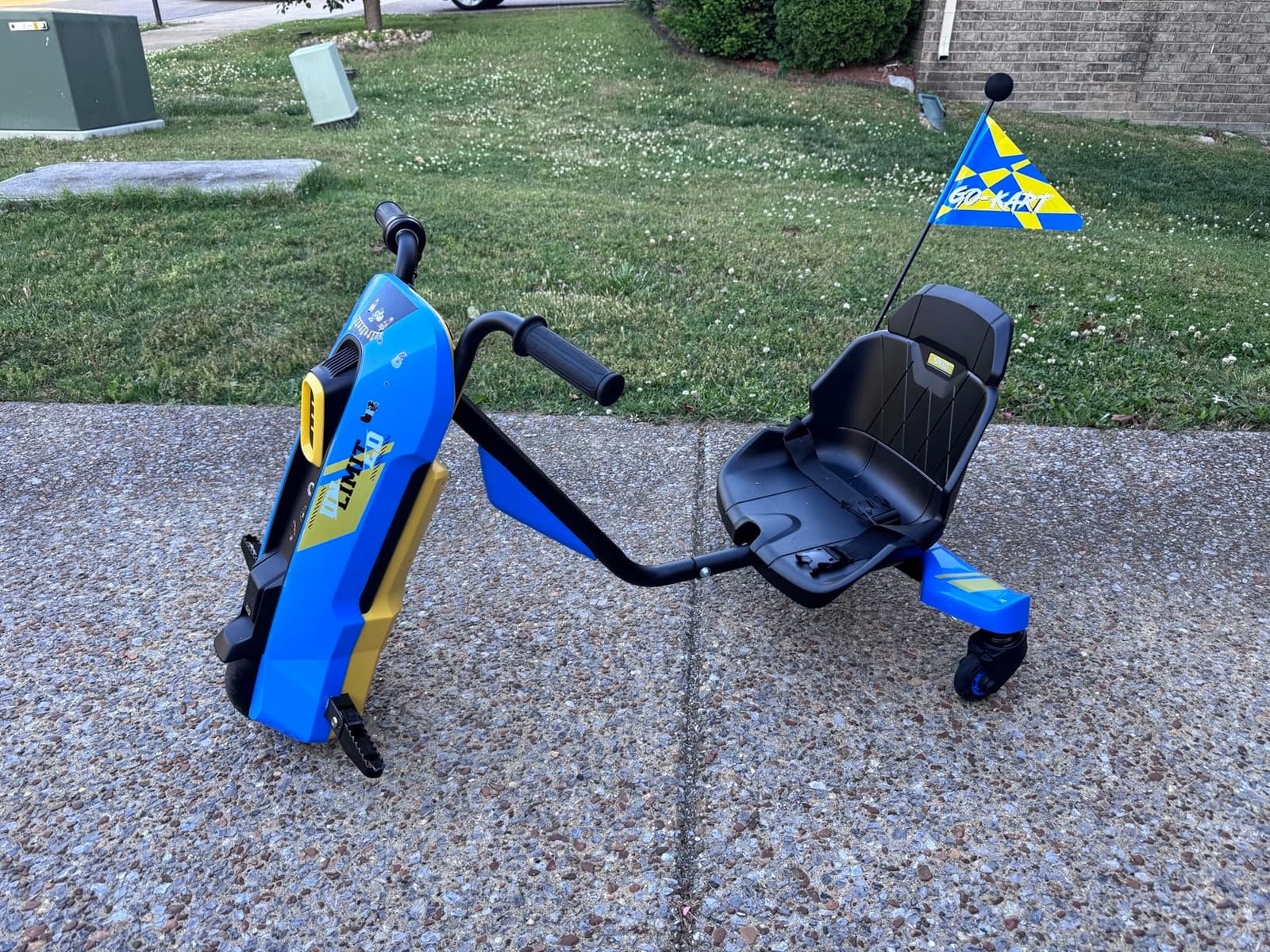 24V Electric Go Kart for Kids Age 6-12, 360° Spin Drift Cart, Black customer photo 2