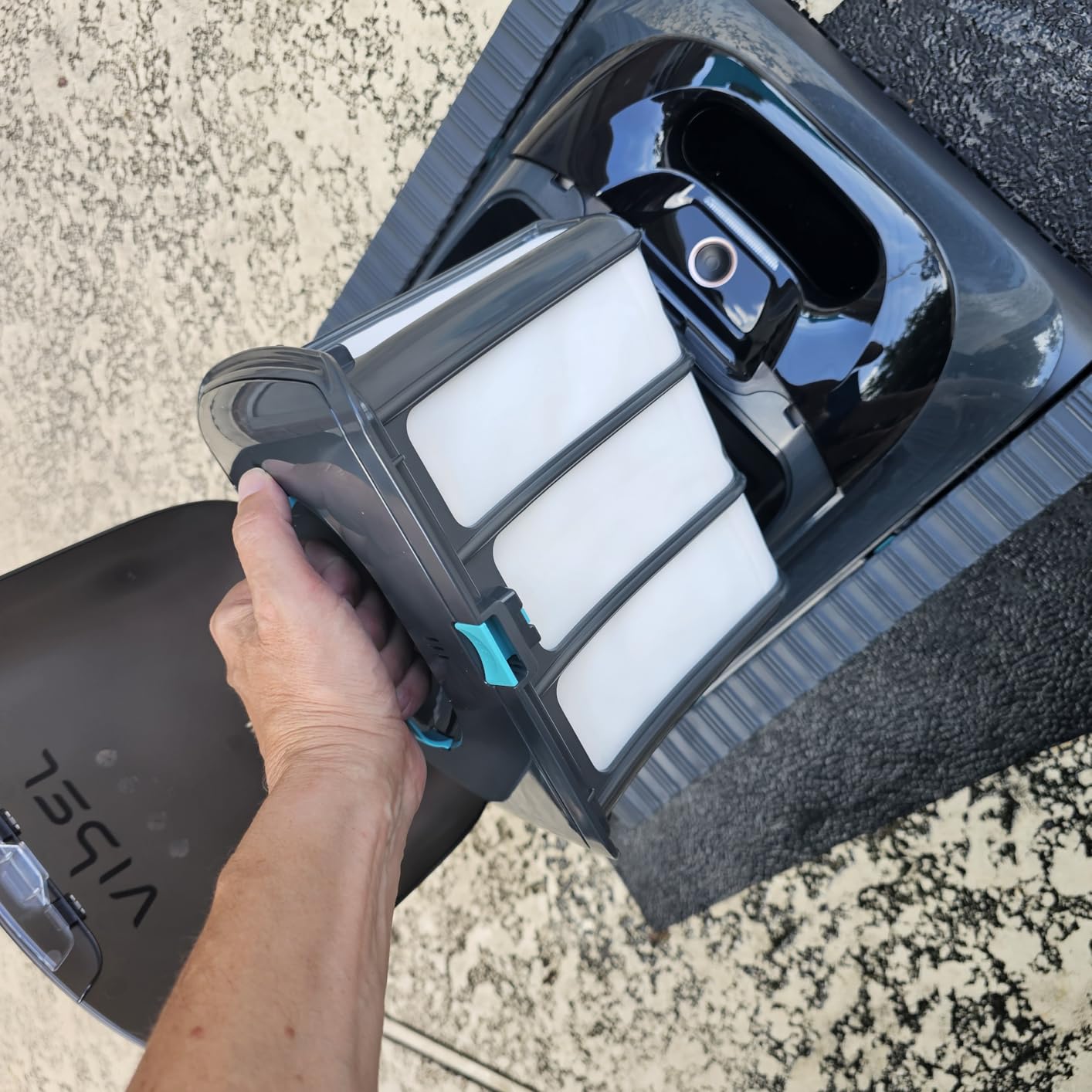 Aiper Scuba S1 2026 Robotic Pool Cleaner,Floor/Wall/Waterline/Shallow Area Cleaning, Double Filtration, Adaptive Navigation, High-Precision Sensors, App Support-Gray customer photo 1