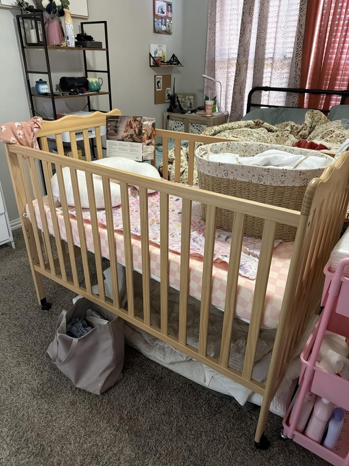 Dream On Me Full Size Carson 3-in-1 Convertible Baby Crib, Locking Wheels customer photo 1