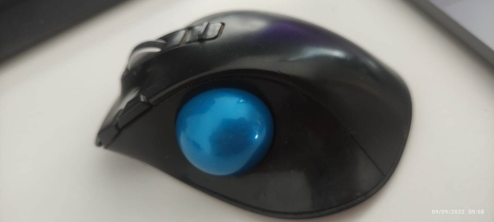 ELECOM EX-G Trackball Mouse, 2.4GHz USB Wireless, Ergonomic Design, Thumb Control, Smooth Roller Ball, Optical Tracking, 6 Programmable Buttons, Tilt Scroll, Computer Mice for Laptop PC, Windows & Mac customer photo 2