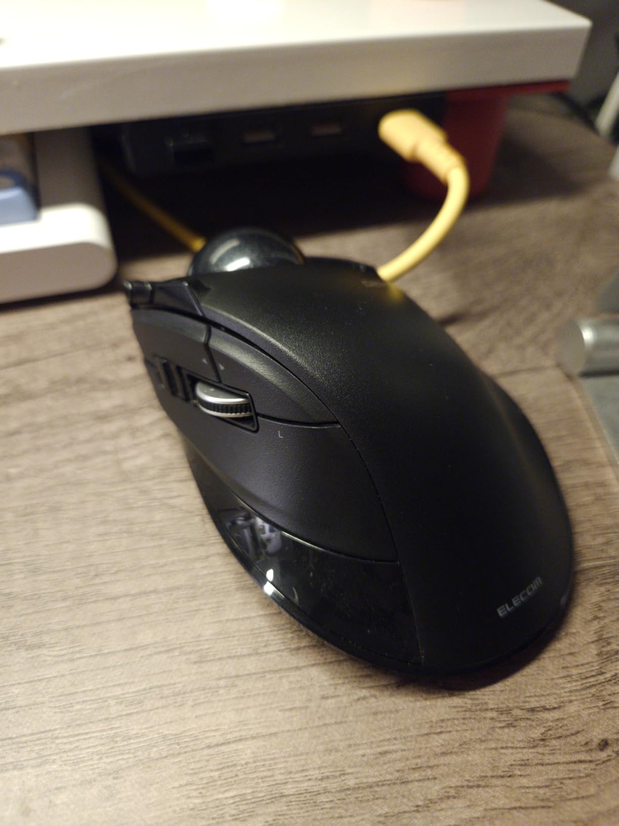 ELECOM Deft Trackball Mouse Wireless, Ergonomic M-DT2DRBK customer photo 2