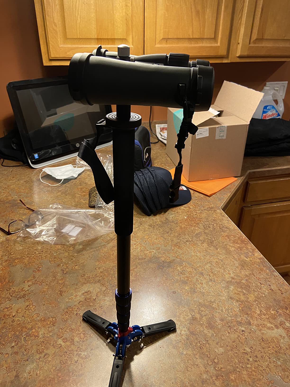 NEEWER Extendable Camera Monopod with Detachable and Foldable Stand Base customer photo 2