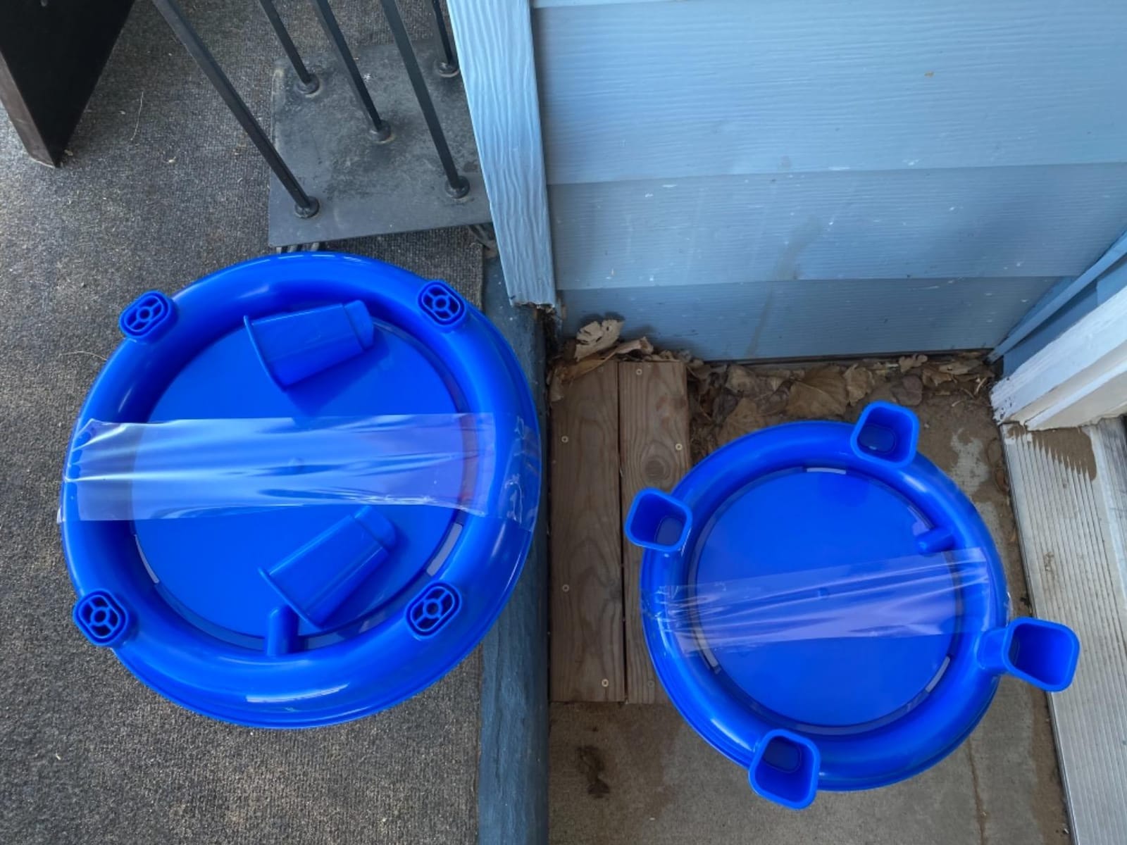 Double-Tuf® Poultry Waterer with Legs | Durable Water Container | Carrying Handle for Chickens & Birds | Chicken Waterer | 1.5 Quart customer photo 1