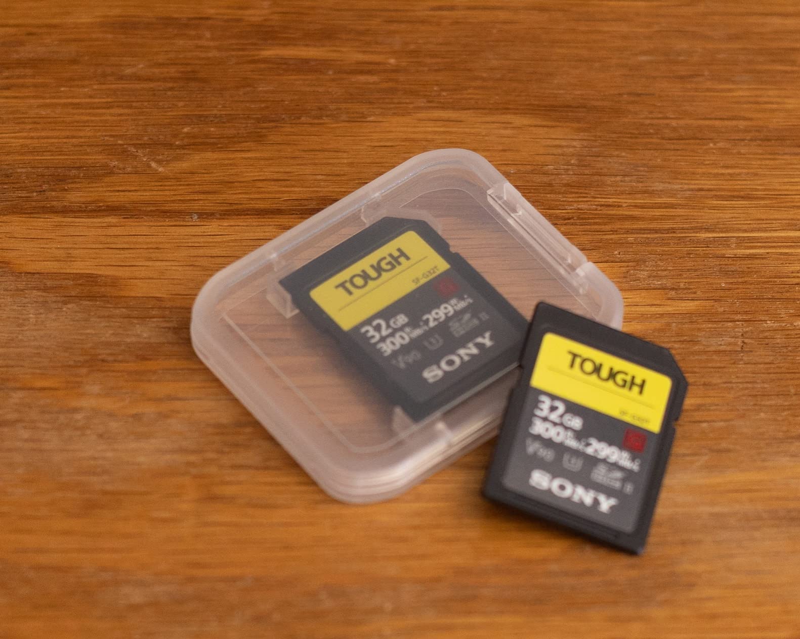 Sony TOUGH-G series SDXC UHS-II Card 64GB, V90, CL10, U3, Max R300MB/S, W299MB/S (SF-G64T/T1), Black customer photo 1