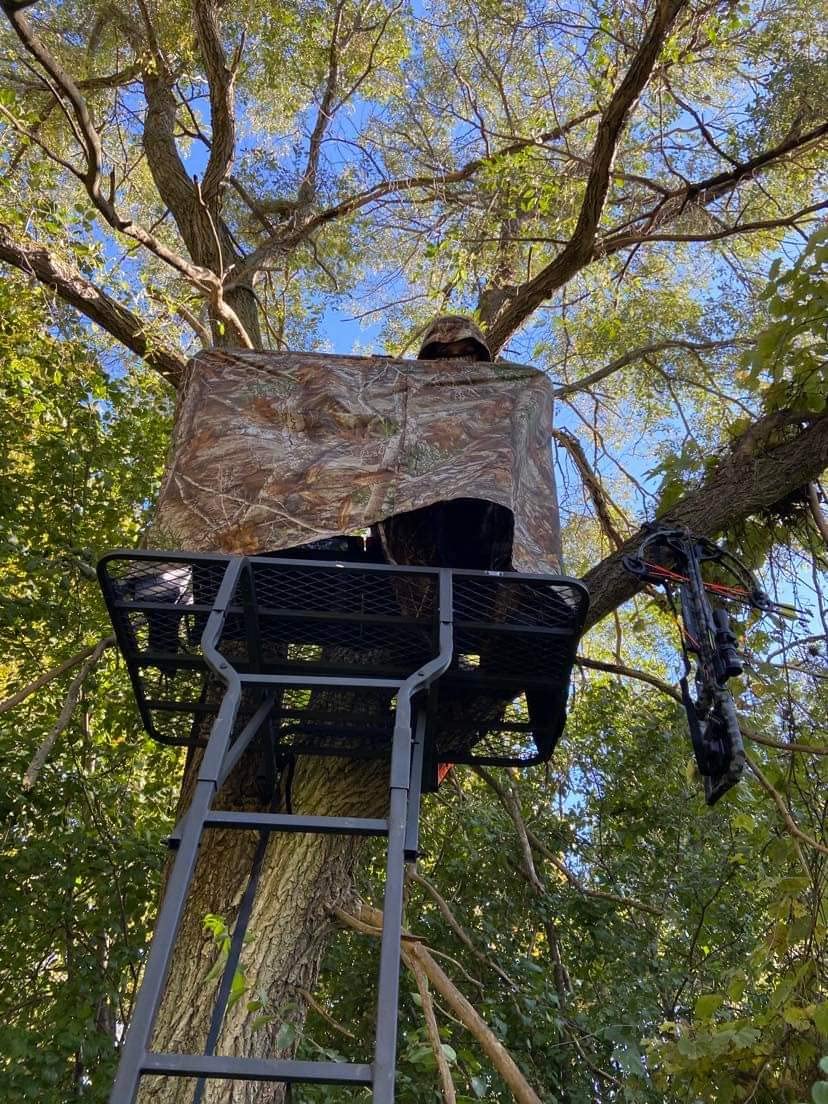 Allen Company Magnetic Treestand Cover Blind Kit - Tree Stand Camo Blind Cover - Quick Set Up and Take Down - Realtree Edge or Mossy Oak Options customer photo 2