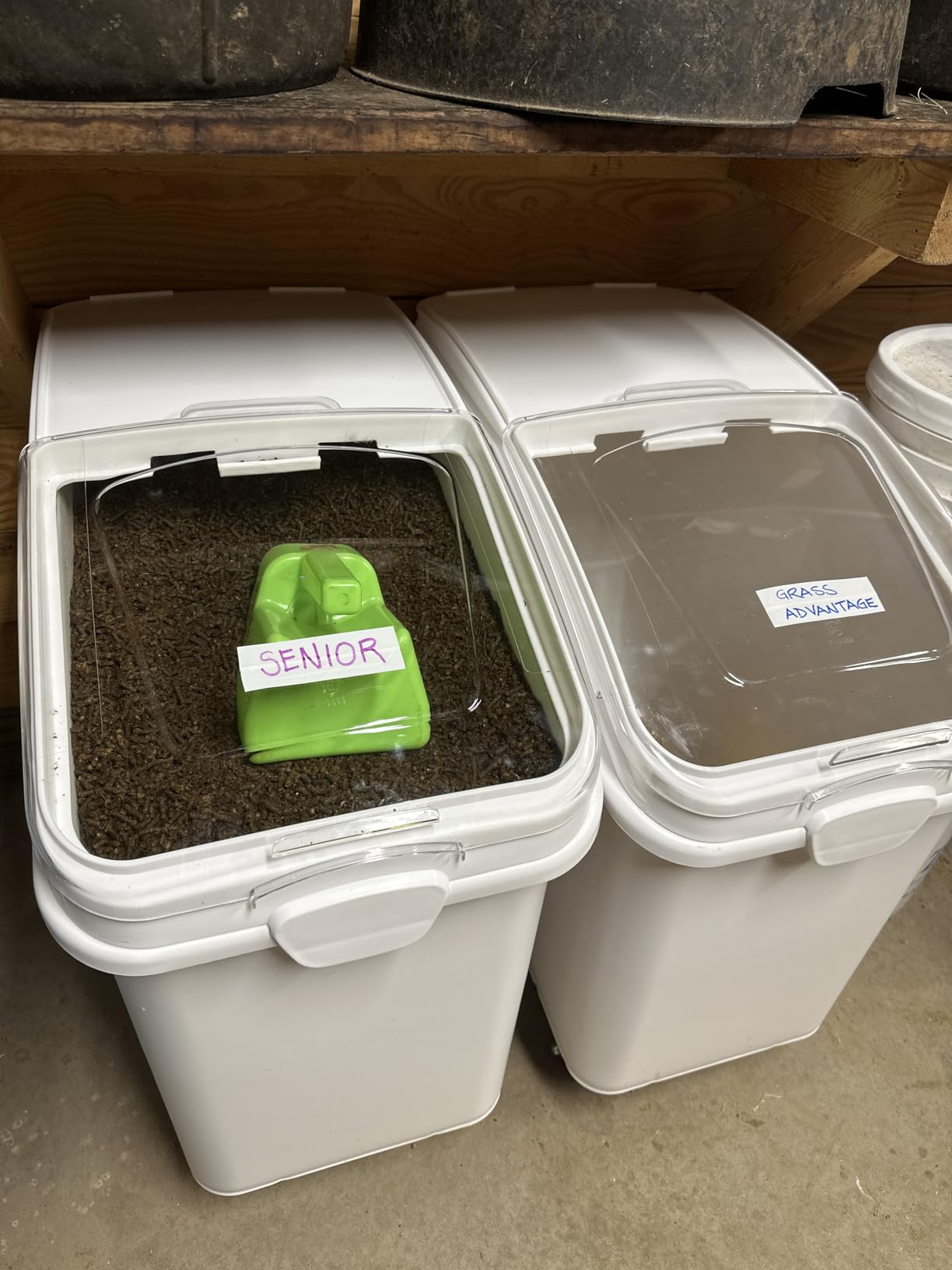 VEVOR 27 Gallon Food Storage Container, 500 Cup Commercial Ingredient Bin customer photo 1