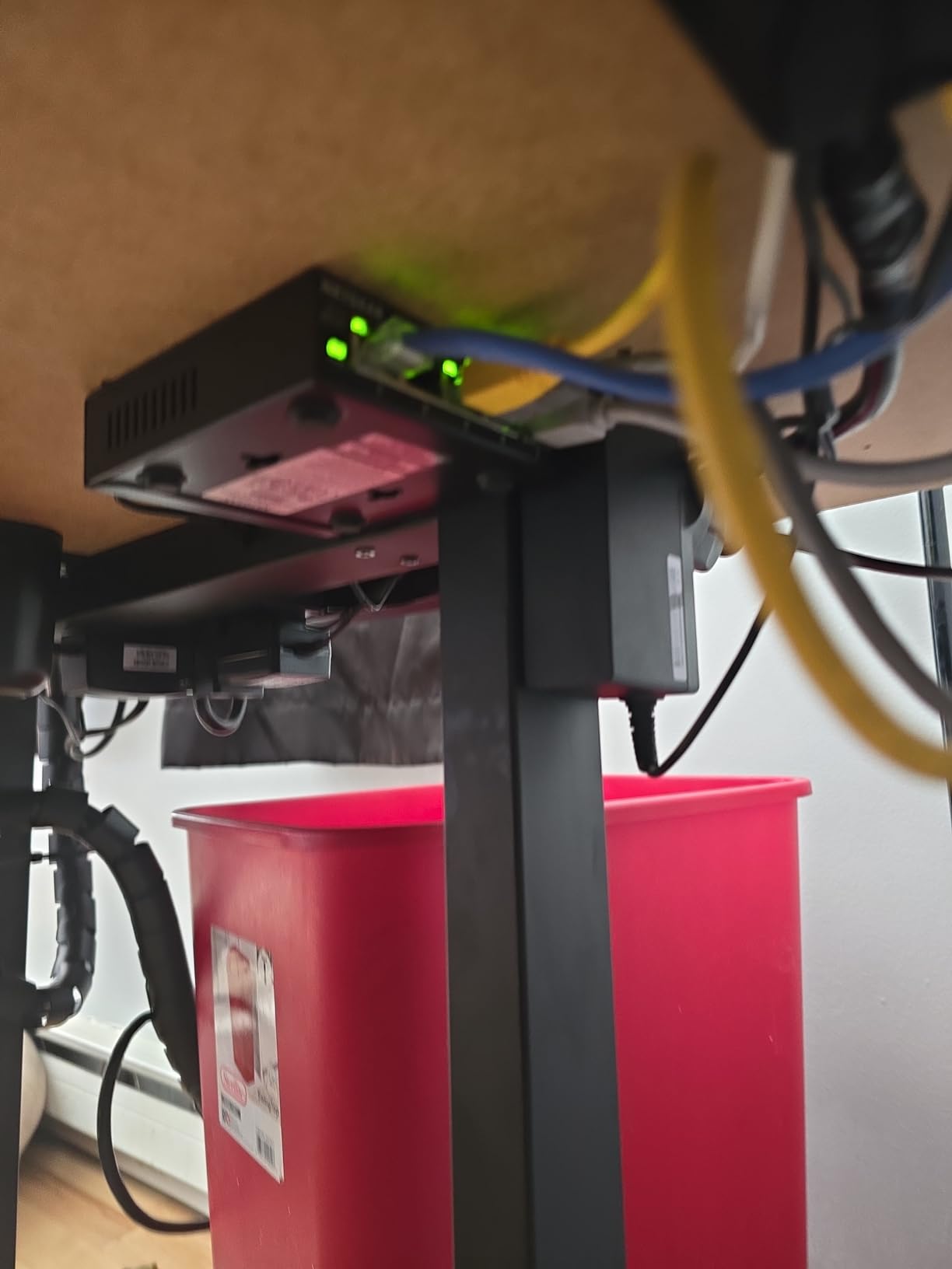 NETGEAR 5-Port Gigabit Ethernet Easy Smart Managed Network Switch (GS305E) customer photo 1