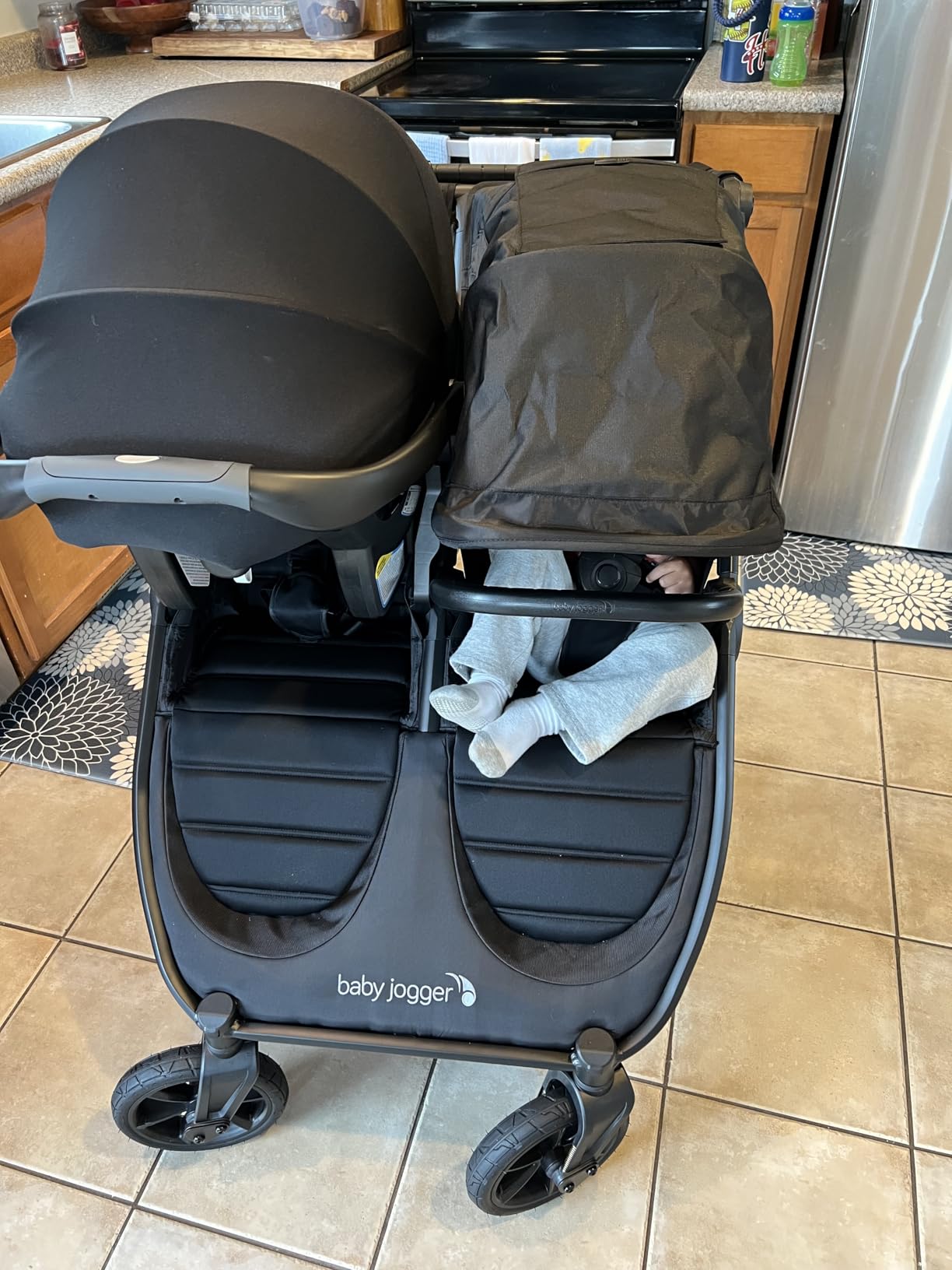 Baby Jogger® City Mini GT2 All-Terrain Side by Side Double Stroller, Twin Stroller for Newborns and Toddlers, Compatible with Britax, Cybex, Graco, and Maxi Cosi Infant Car Seats, Jet Black customer photo 1