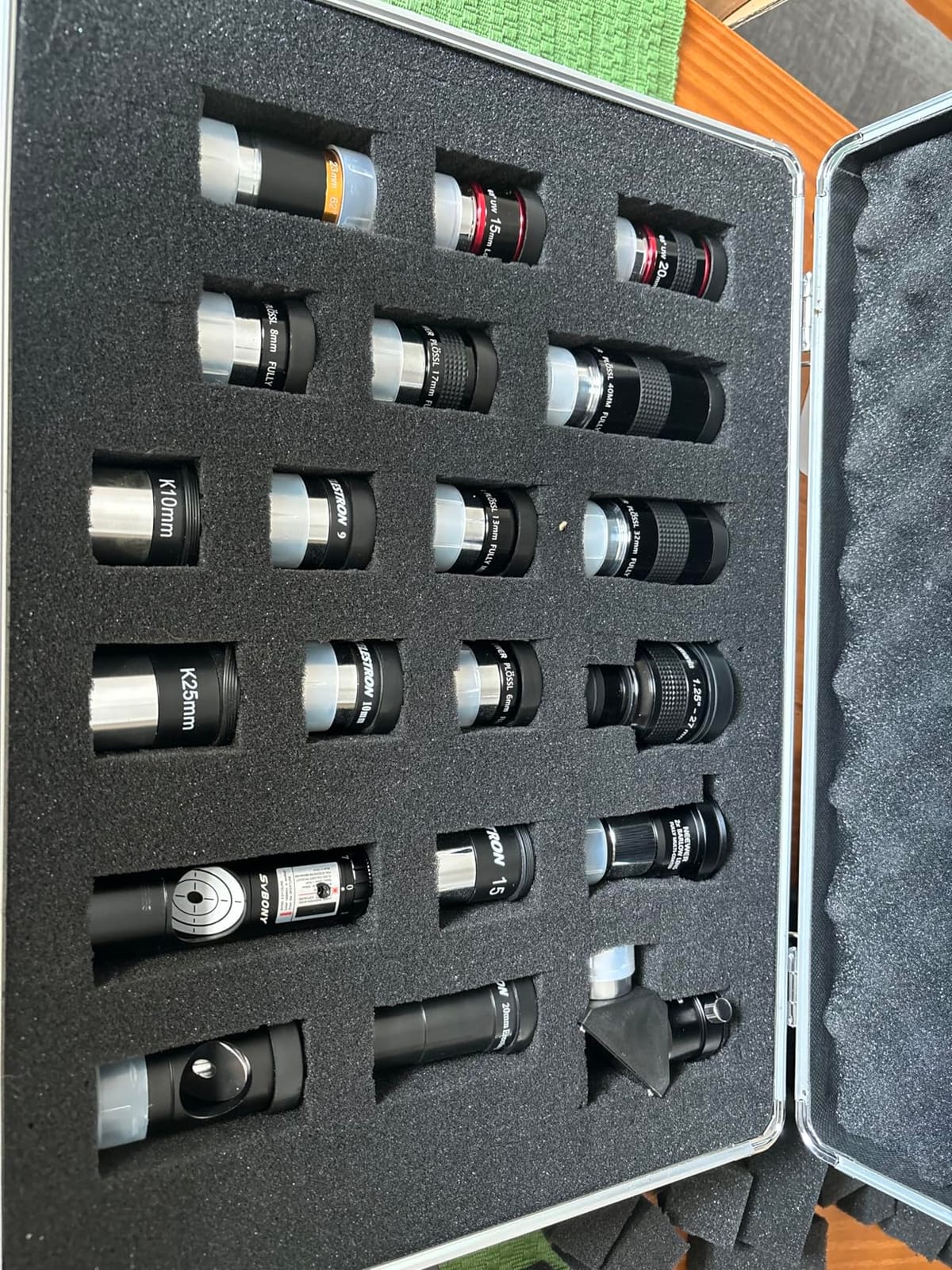 HUL 18in Two-Tone Aluminum Case with Customizable Pluck Foam Interior for Test Instruments Cameras Tools Parts and Accessories customer photo 1