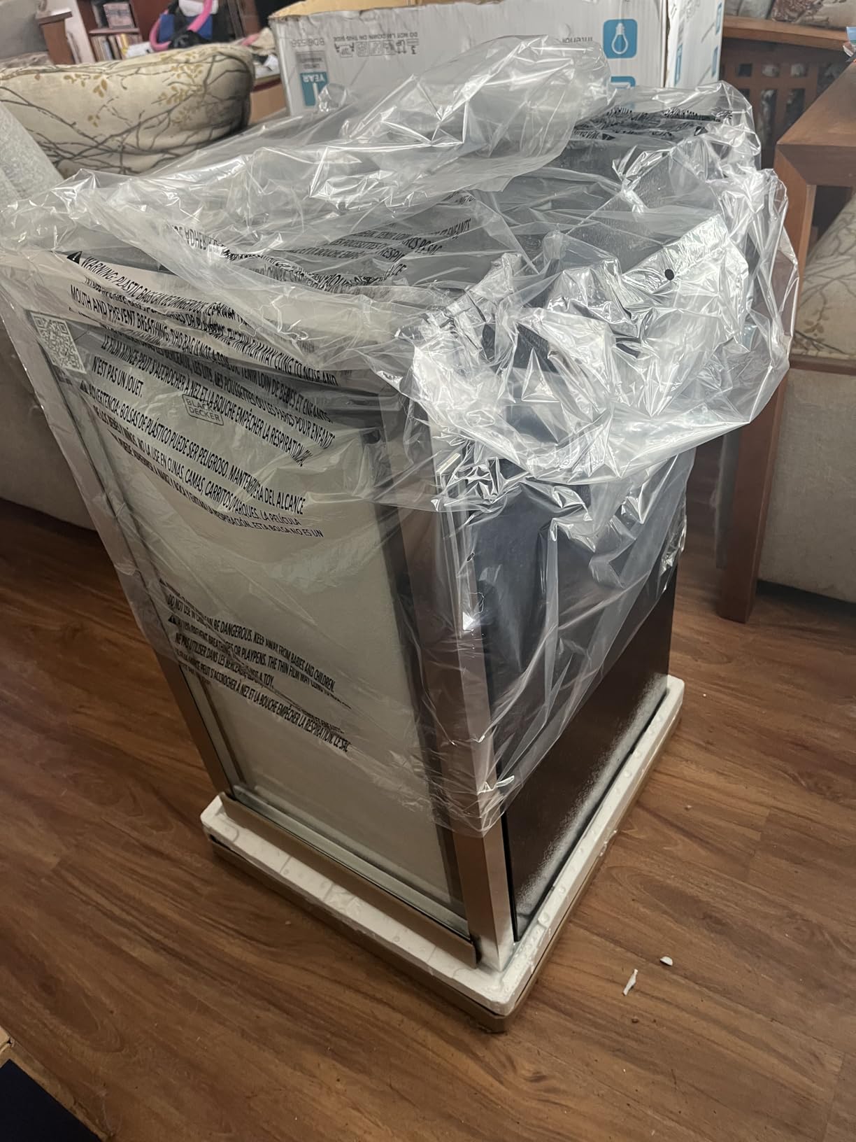 BLACK+DECKER 26-Bottle Wine Fridge, Compressor Cooling, BD61536 customer photo 1