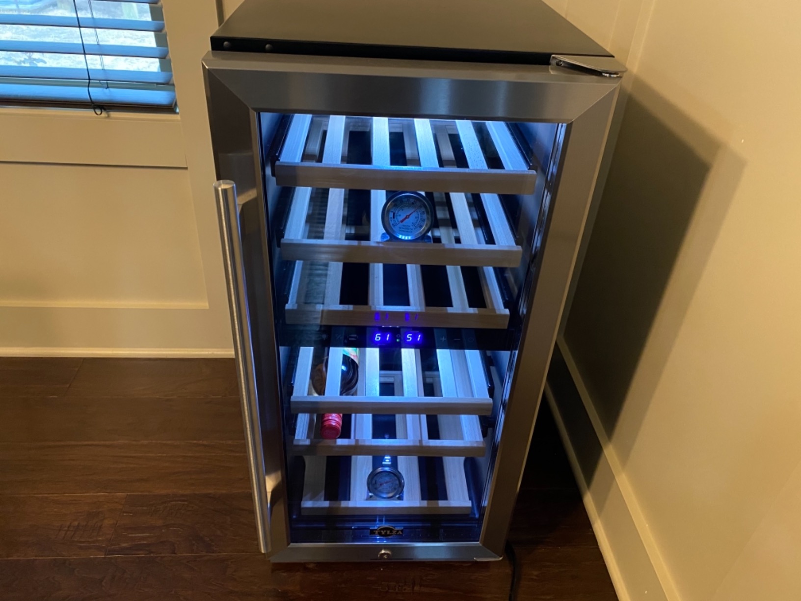 Tylza Mini Fridge 15 Inch Wine Cooler Under Counter, 30 Bottles Dual Zone Wine Fridge with Safty Lock, Wine Refrigerator Freestanding, Built-in Wine Cellars customer photo 1