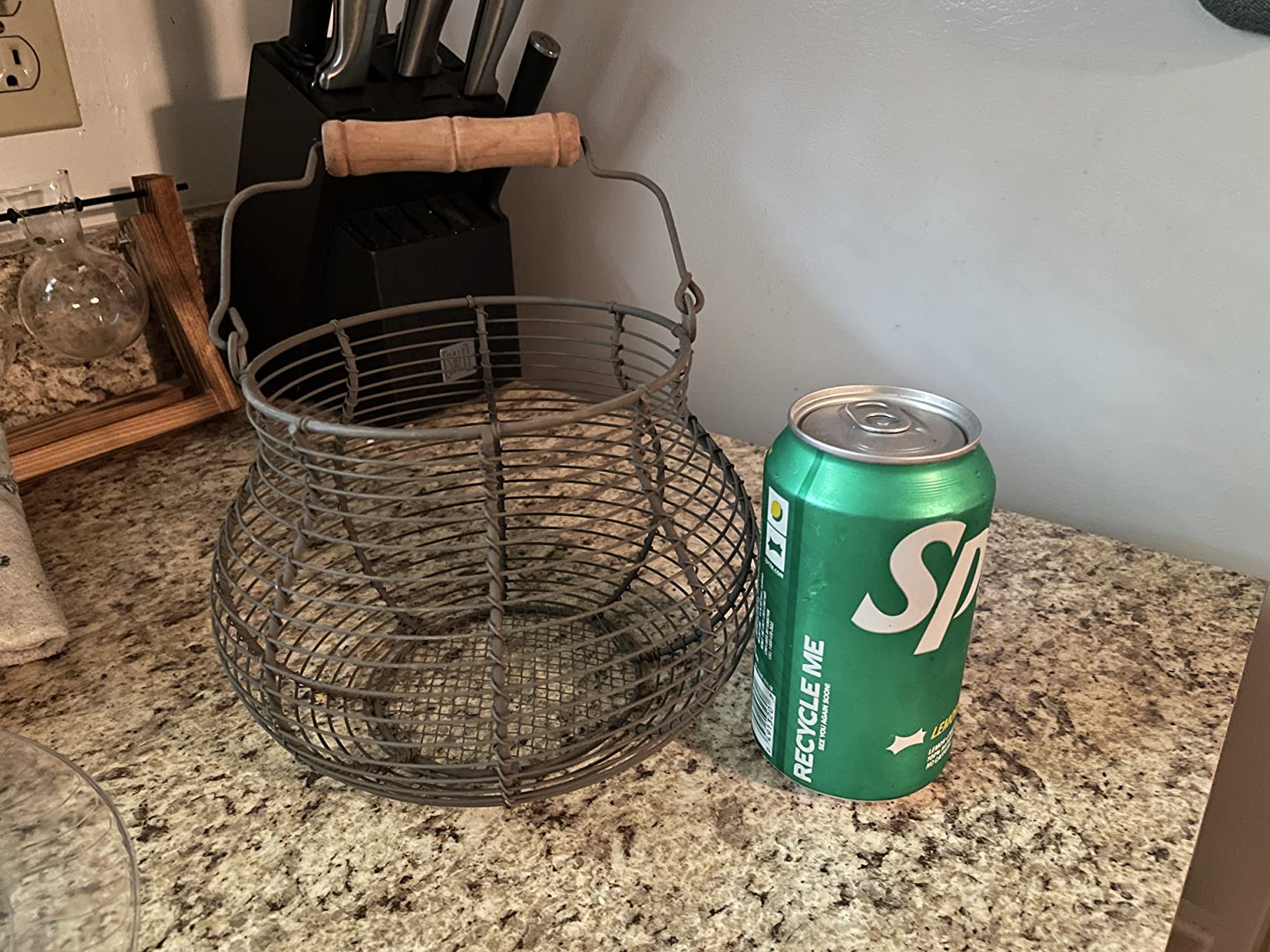Farmhouse Wire Egg Baskets for Gathering Fresh Egg With Handle customer photo 2
