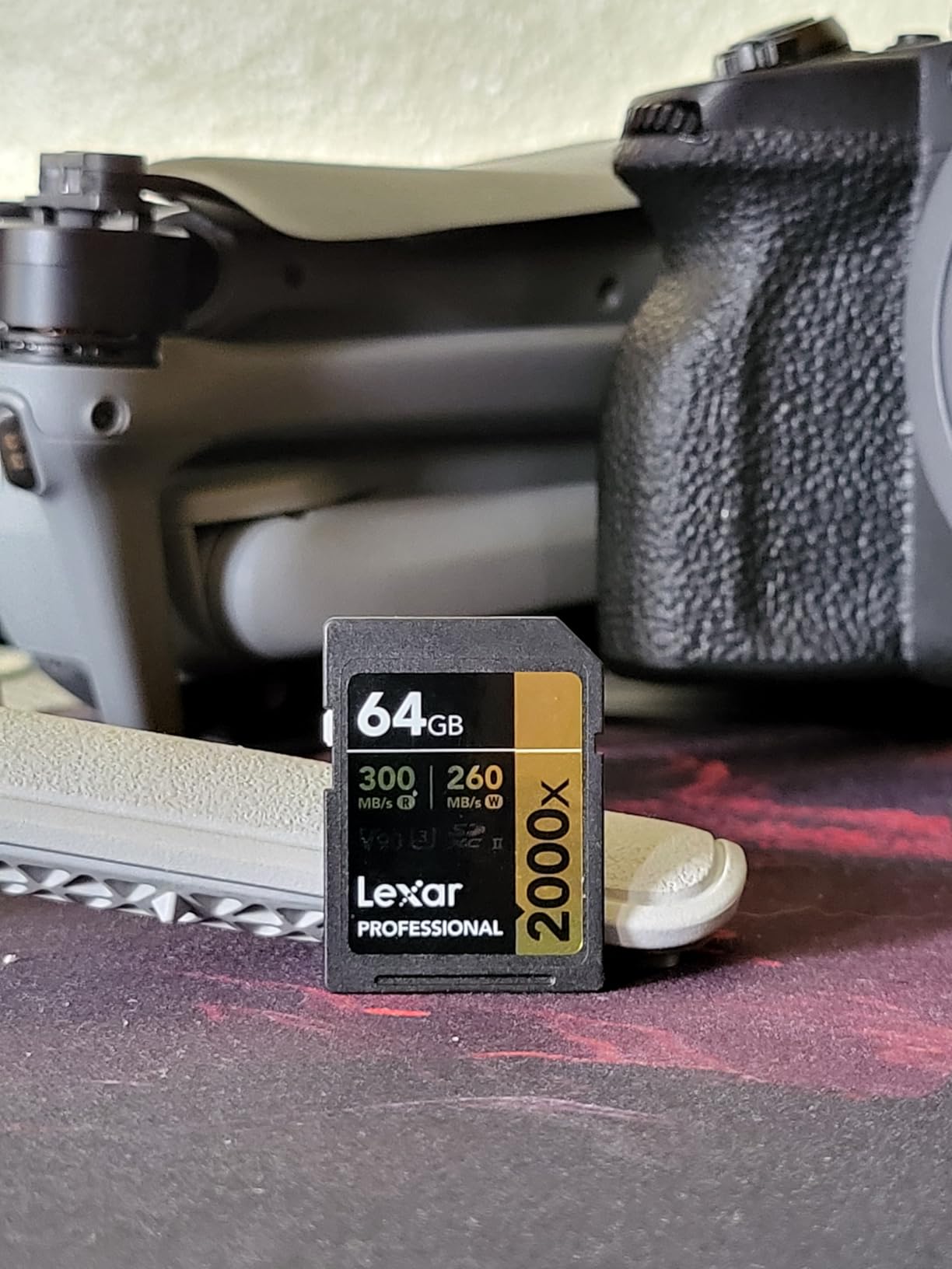 Lexar 256GB 2000x SD Memory Card, 300MB/s Read, 8K, V90, U3, UHS-II customer photo 2