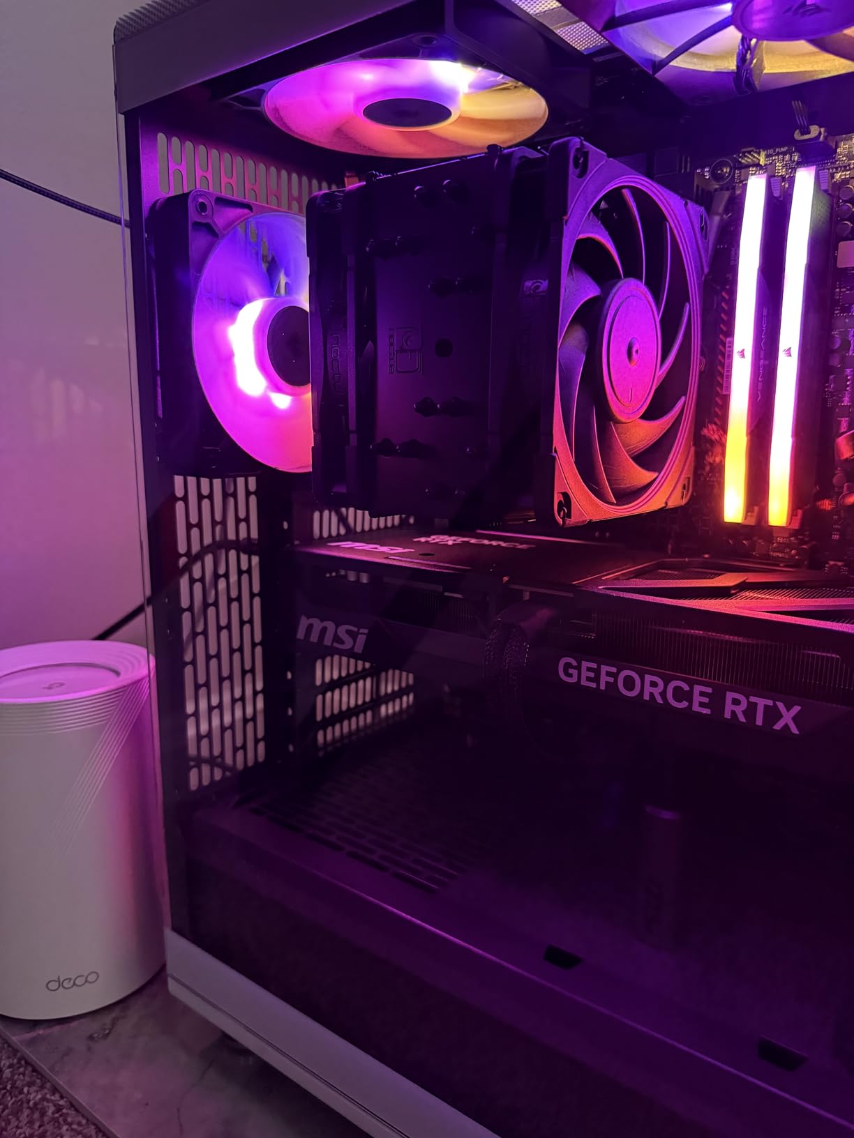 Fractal Design North - Genuine Walnut Wood Front - Mesh Side Panels - Two 140mm Aspect PWM Fans Included - Type C USB - ATX Airflow Mid Tower PC Gaming Case,Charcoal Black customer photo 1
