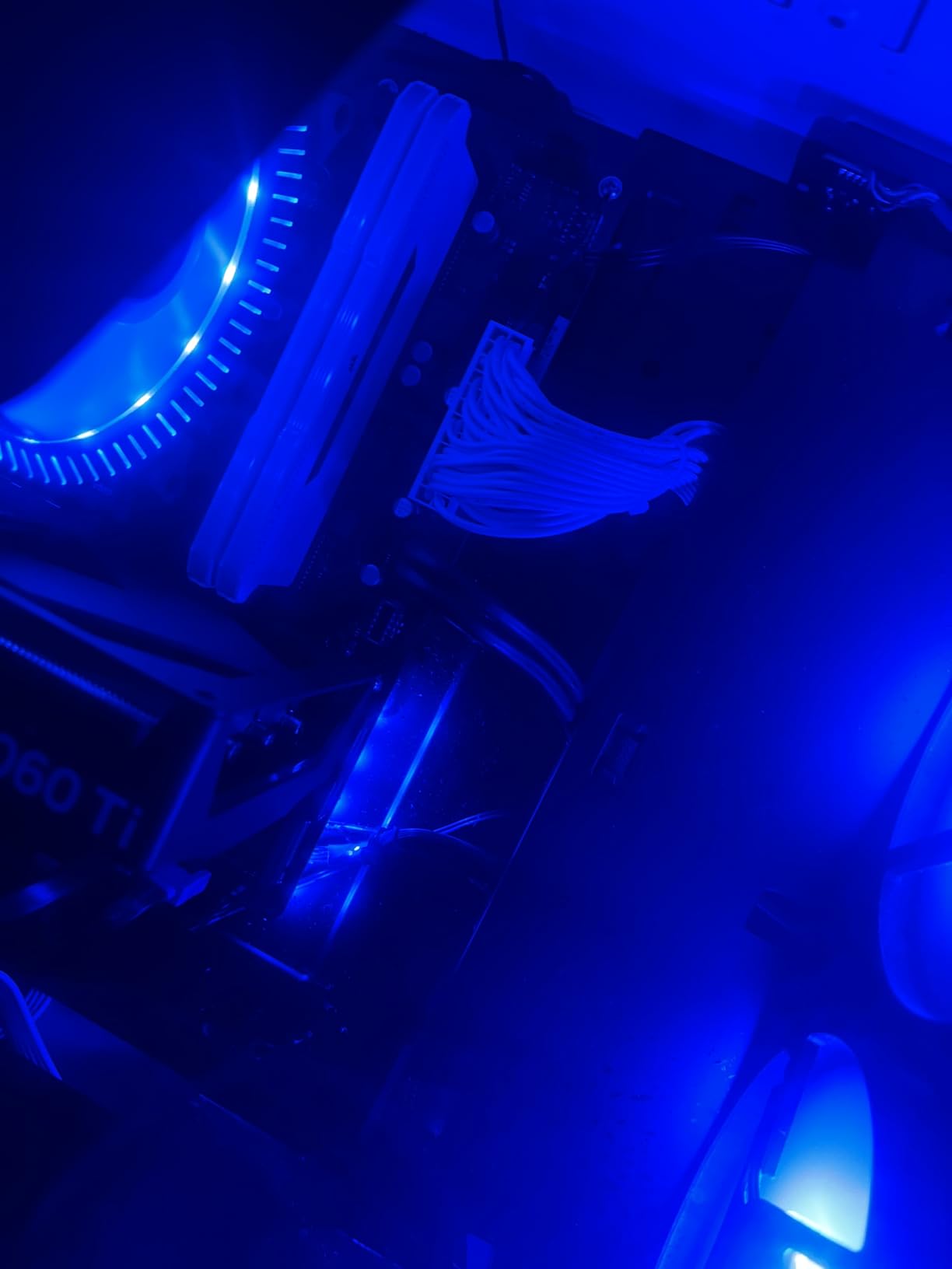 Redragon RGPS-850W 850 Watt 80+ Gold Fully Modular PSU, ATX 3.1 & PCIe 5.1 customer photo 2
