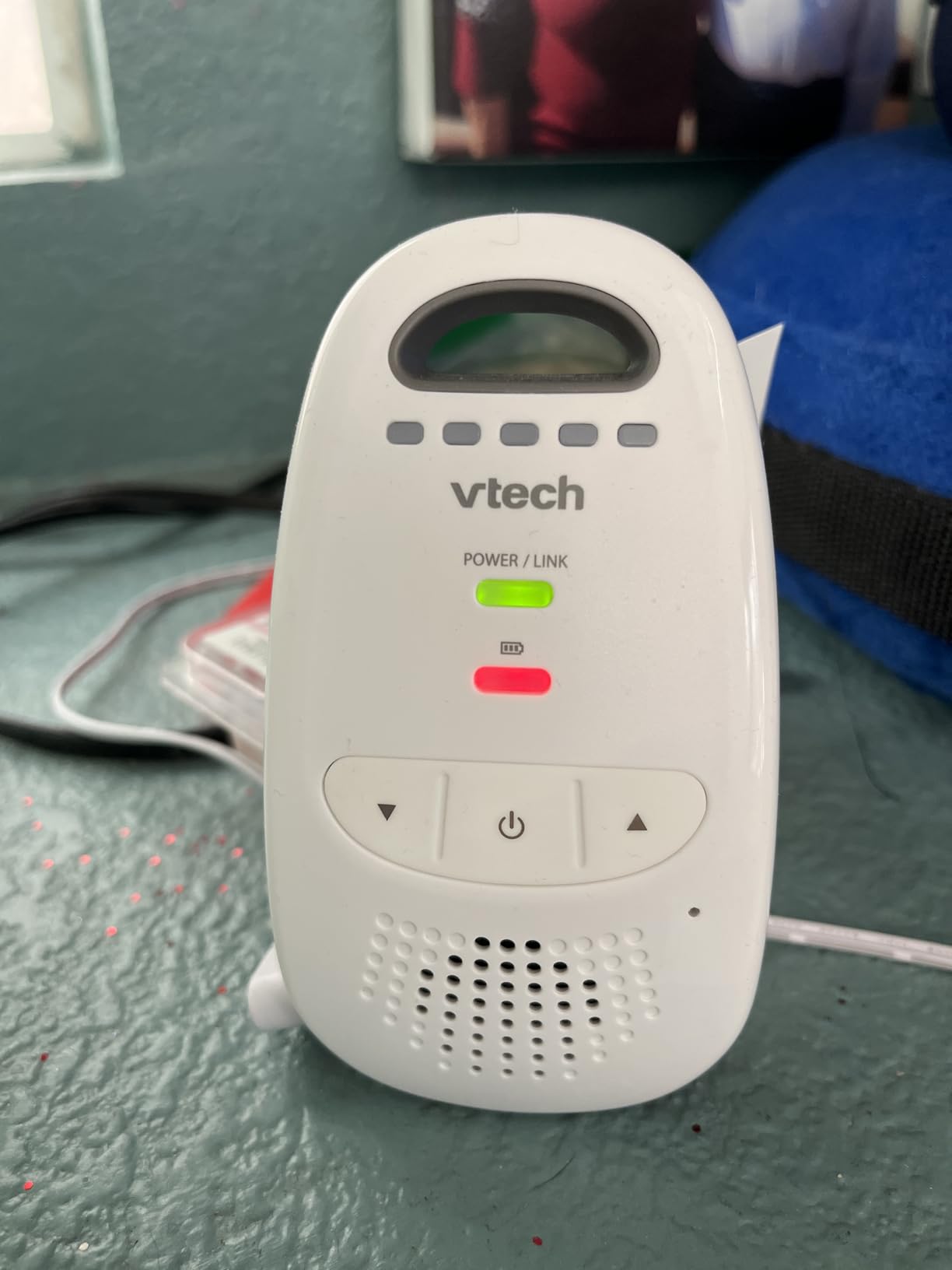 VTech DM1411 Audio Baby Monitor & Portable Soother Dual-Unit Rechargeable Battery, Long Range, Soft-Glow Night Light, Soothing Sounds & Lullabies, Digital Wireless Transmission, Sound Indicator customer photo 2