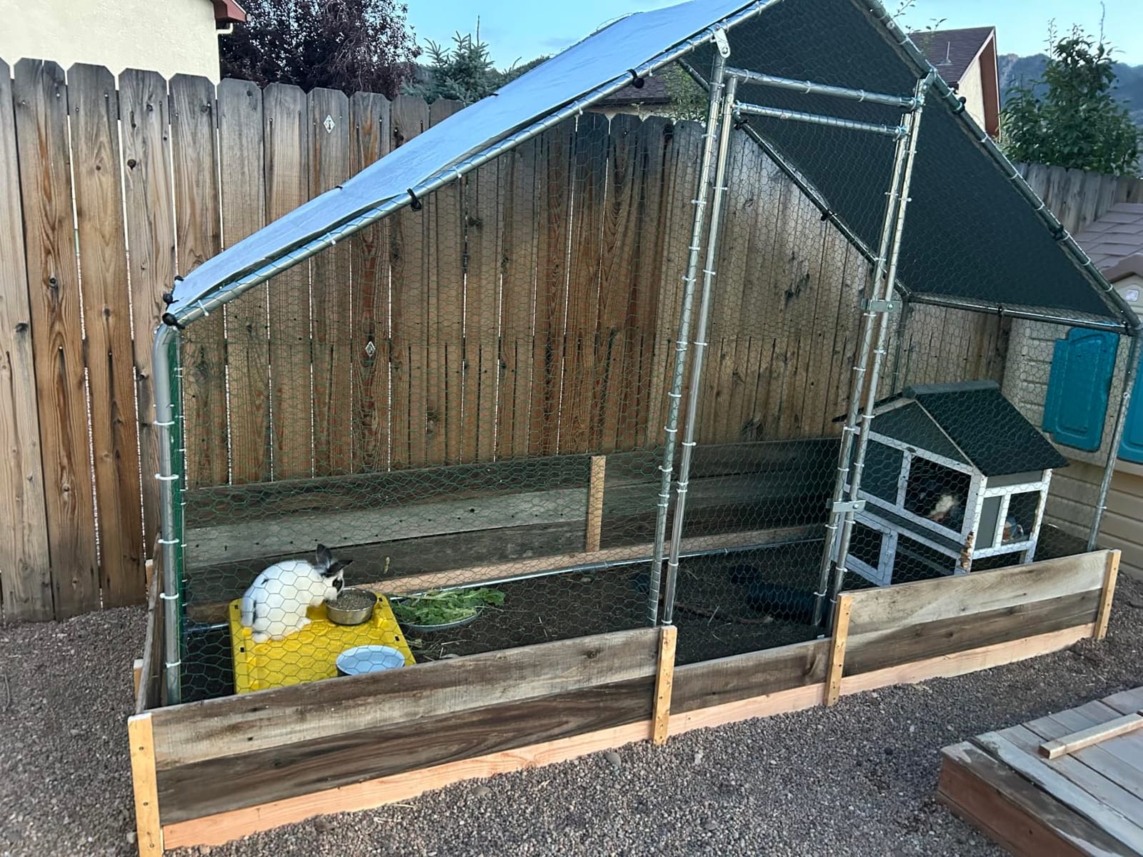 VEVOR Large Metal Chicken Coop with Run, 13.1 x 9.8 x 6.5 ft Walkin Chicken Coop for Yard with Waterproof Cover, Dome Roof Large Poultry Cage for Hen House, Duck Coop and Rabbit Run customer photo 1