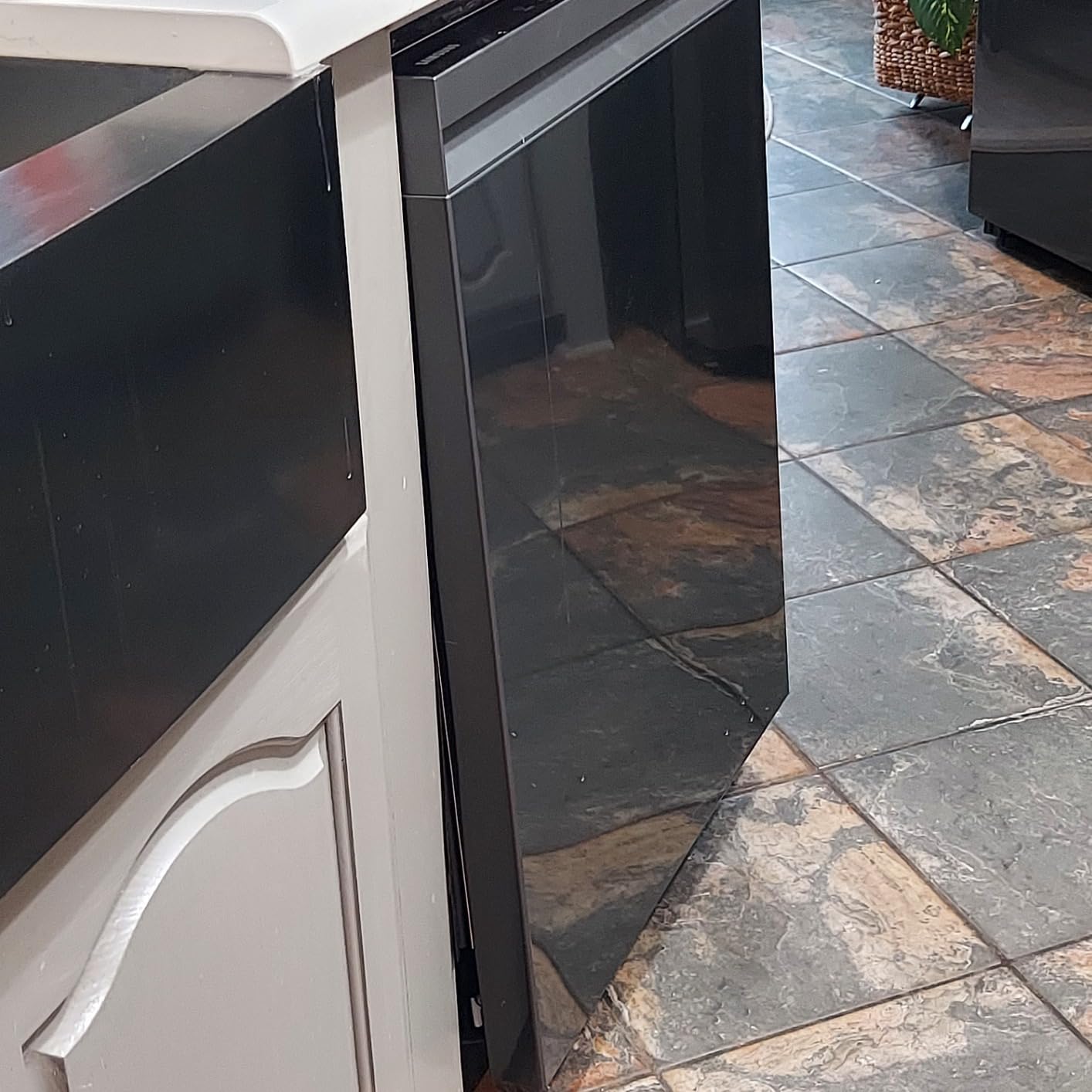 Samsung Bespoke Smart 42 dBA Dishwasher with 3rd Rack and StormWash+, Stainless Steel, DW80B7070US/AA customer photo 2